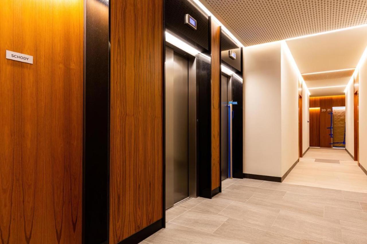 Golden - Luxury Building With Terrace On The Roof - Sienna Str