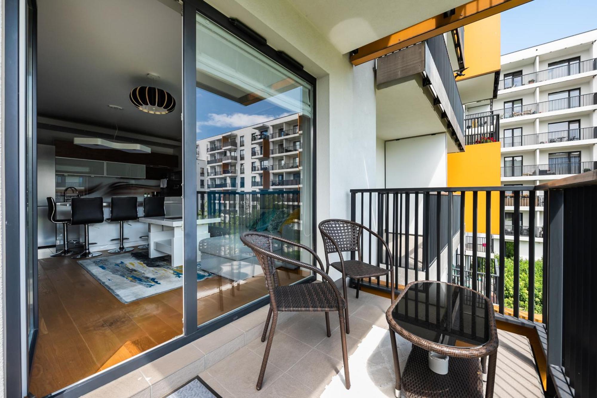 Powazki Modern Apartment Warsaw