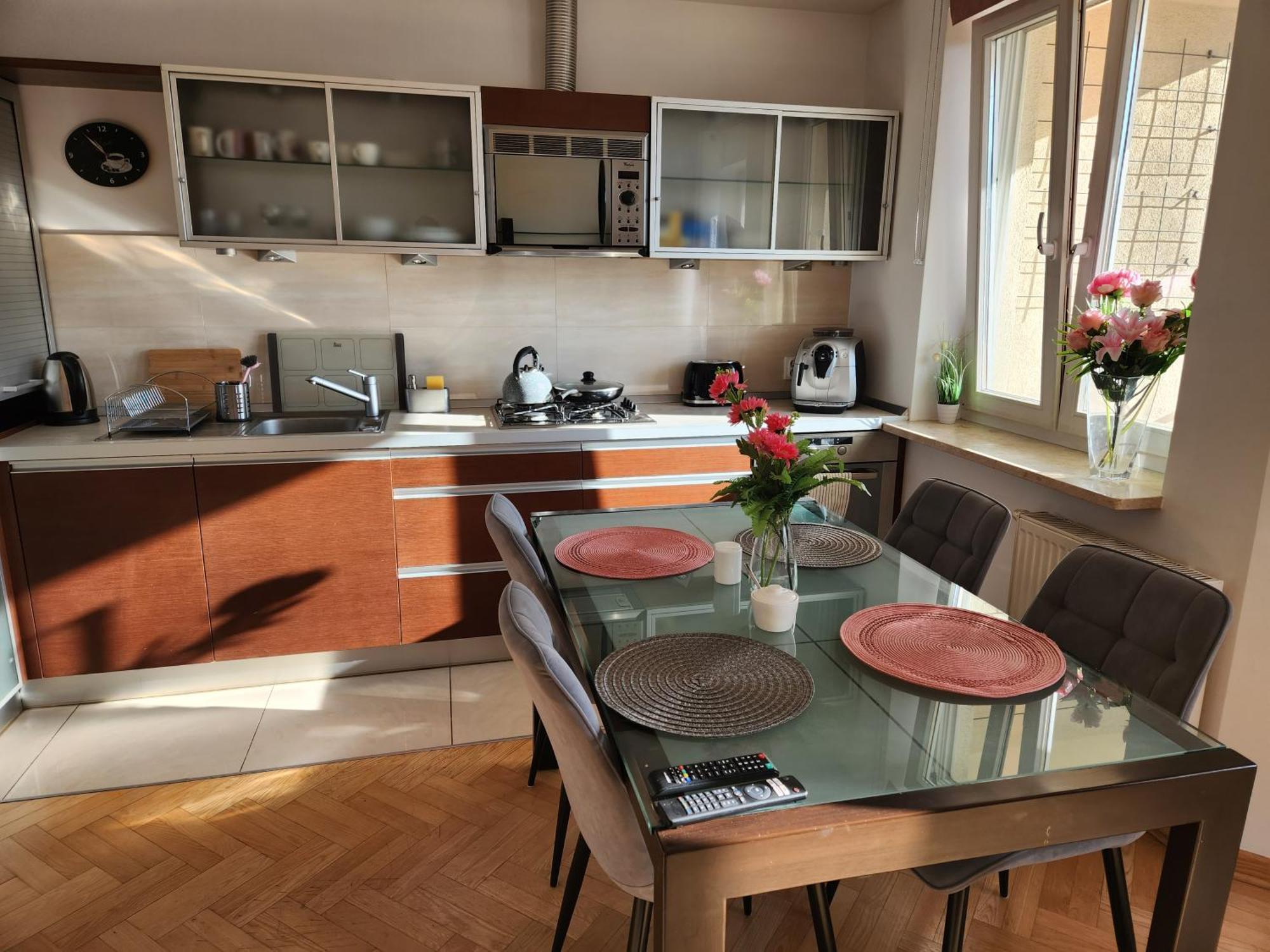 Sloneczny Apartament Bluszczanska *