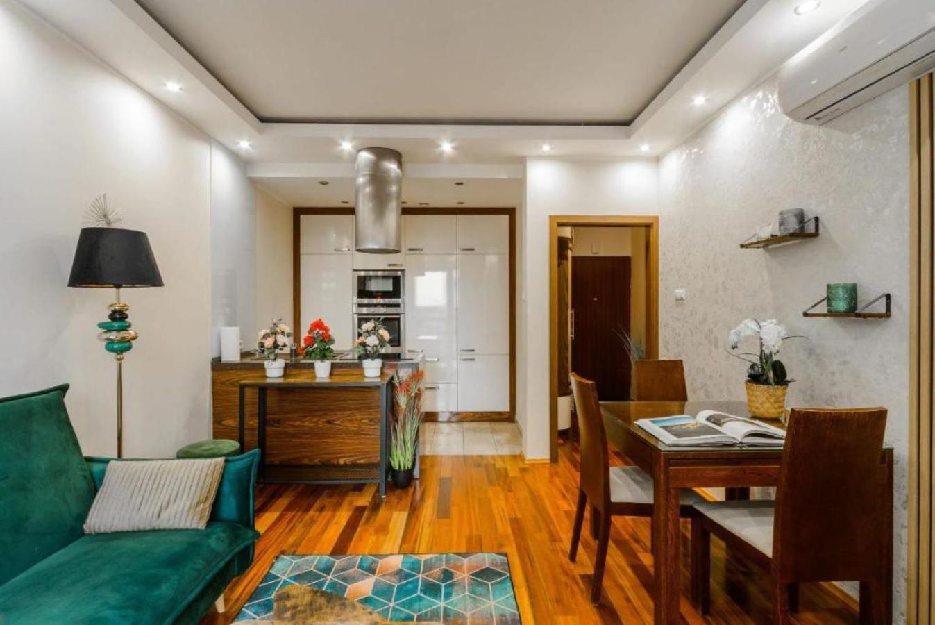 Luxury In Platinum Tower Apartment *