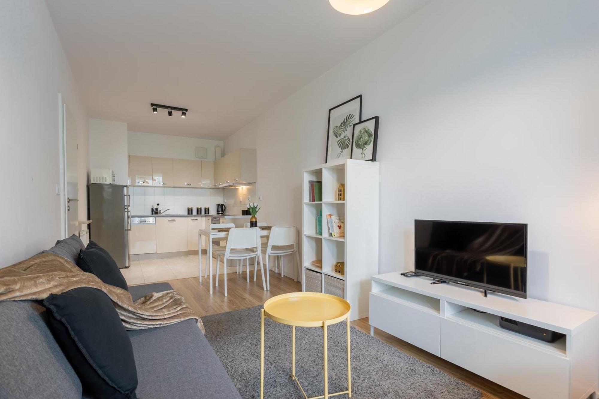 Golden - Big And Bright Stylish - Center - Pereca Warsaw