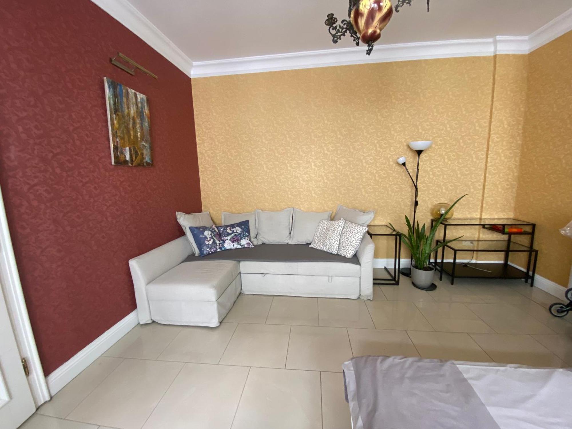 Poznanska Street Apartment