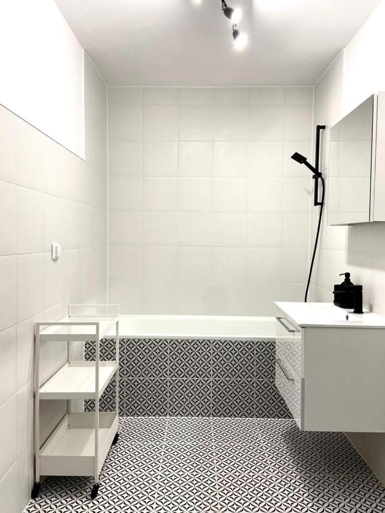Oomph Center Well Designed With Balcony *