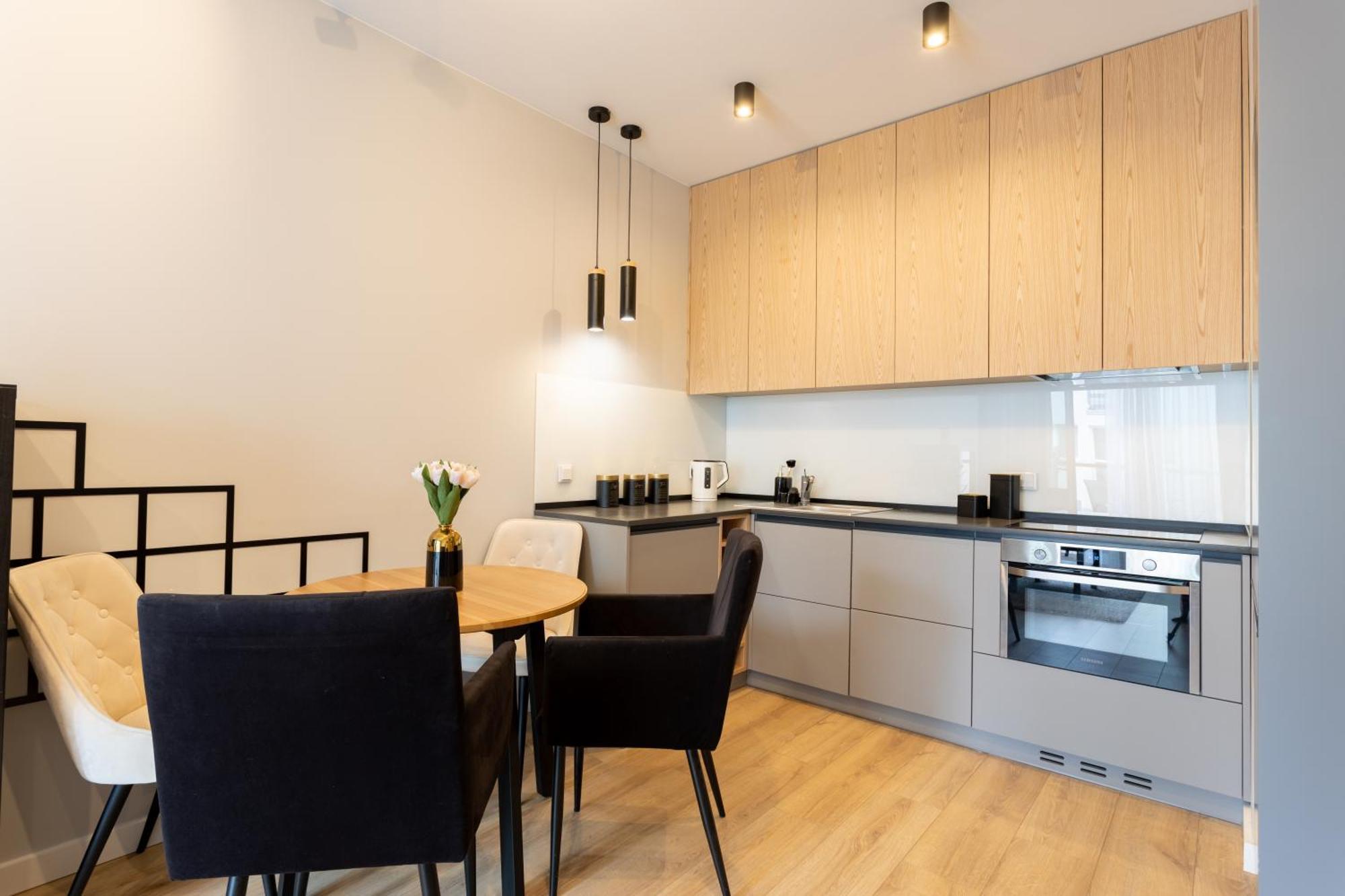 Golden - Luxury Building With Terrace On The Roof - Sienna Str