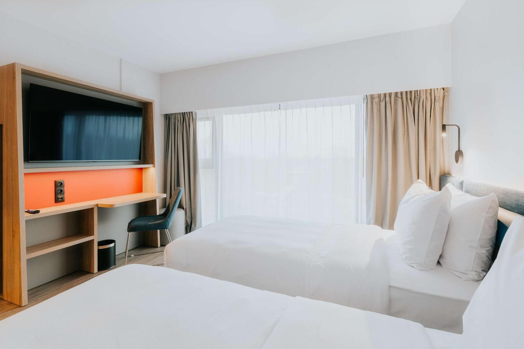 Hotel Hampton By Hilton Reduta