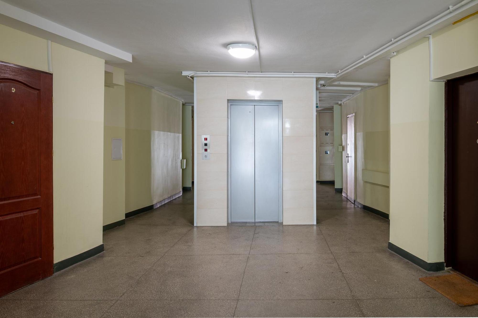Ochota Yellow Apartment Warsaw