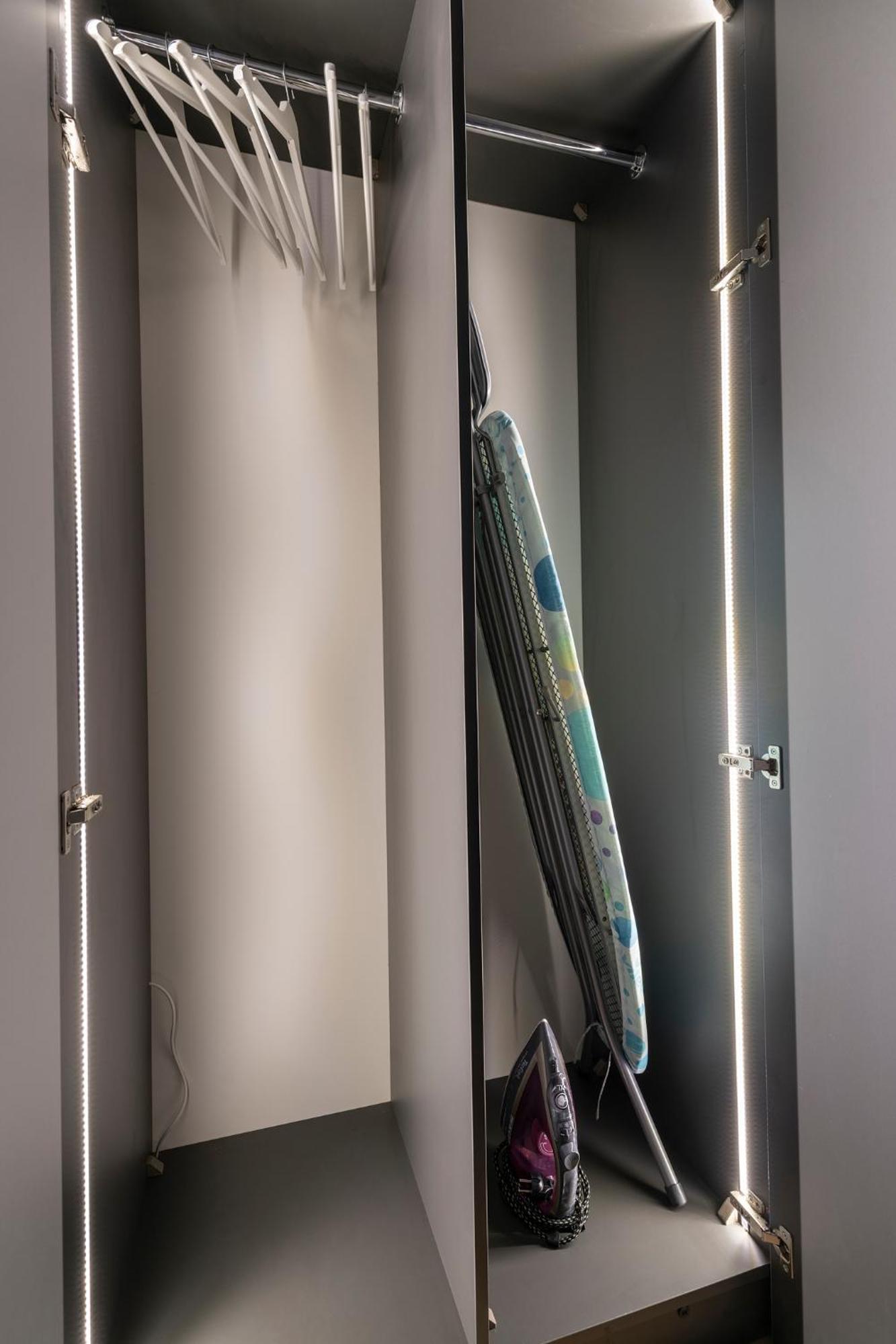 Wola Tower Apartamento *