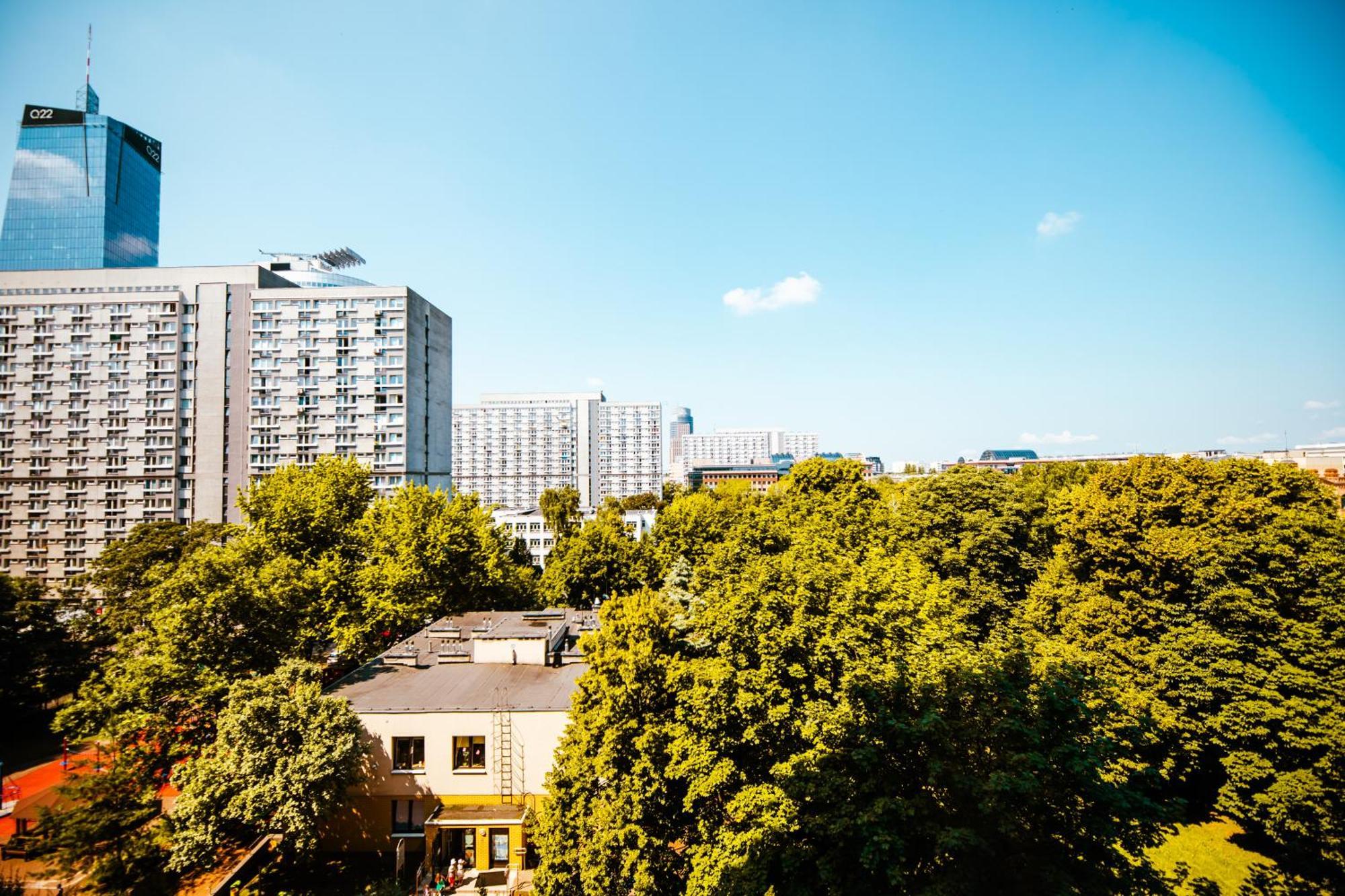 6th Floor Modern With French Balcony And Views Apartament