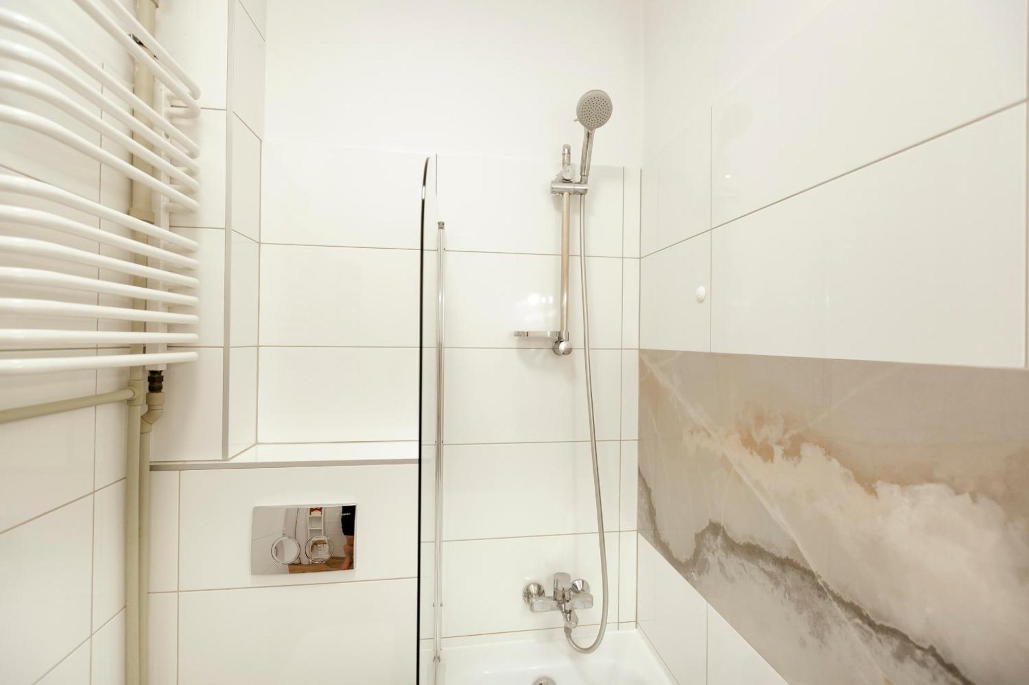 Căn hộ Gagarina 12 - Piekny Apartament Przy Lazienkach Krolewskich - Duze Lozko 160x200cm - Bardzo Duzy Balkon - Wifi - Telewizja Kablowa - Bezplatna Strefa Parkowania - Better