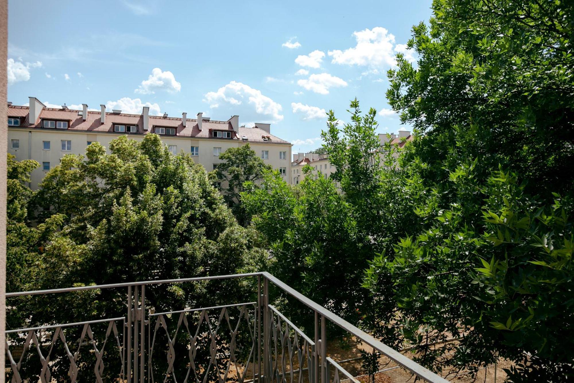Gagarina 12 - Piekny Apartament Przy Lazienkach Krolewskich - Duze Lozko 160x200cm - Bardzo Duzy Balkon - Wifi - Telewizja Kablowa - Bezplatna Strefa Parkowania - Better Warsaw