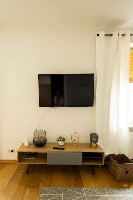 Przytulne Mieszkanie Na Ulicy Chmielna W Samym Centrum Warszawy Apartment Warsaw