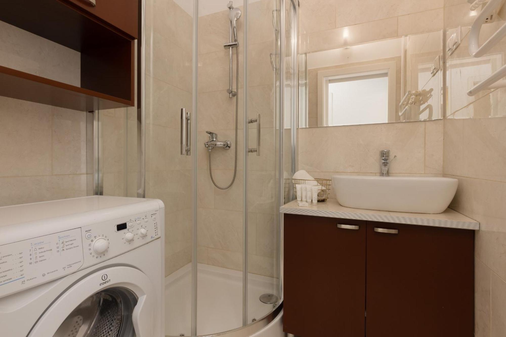 New Town Square For 5 Guests By Renters Varsóvia