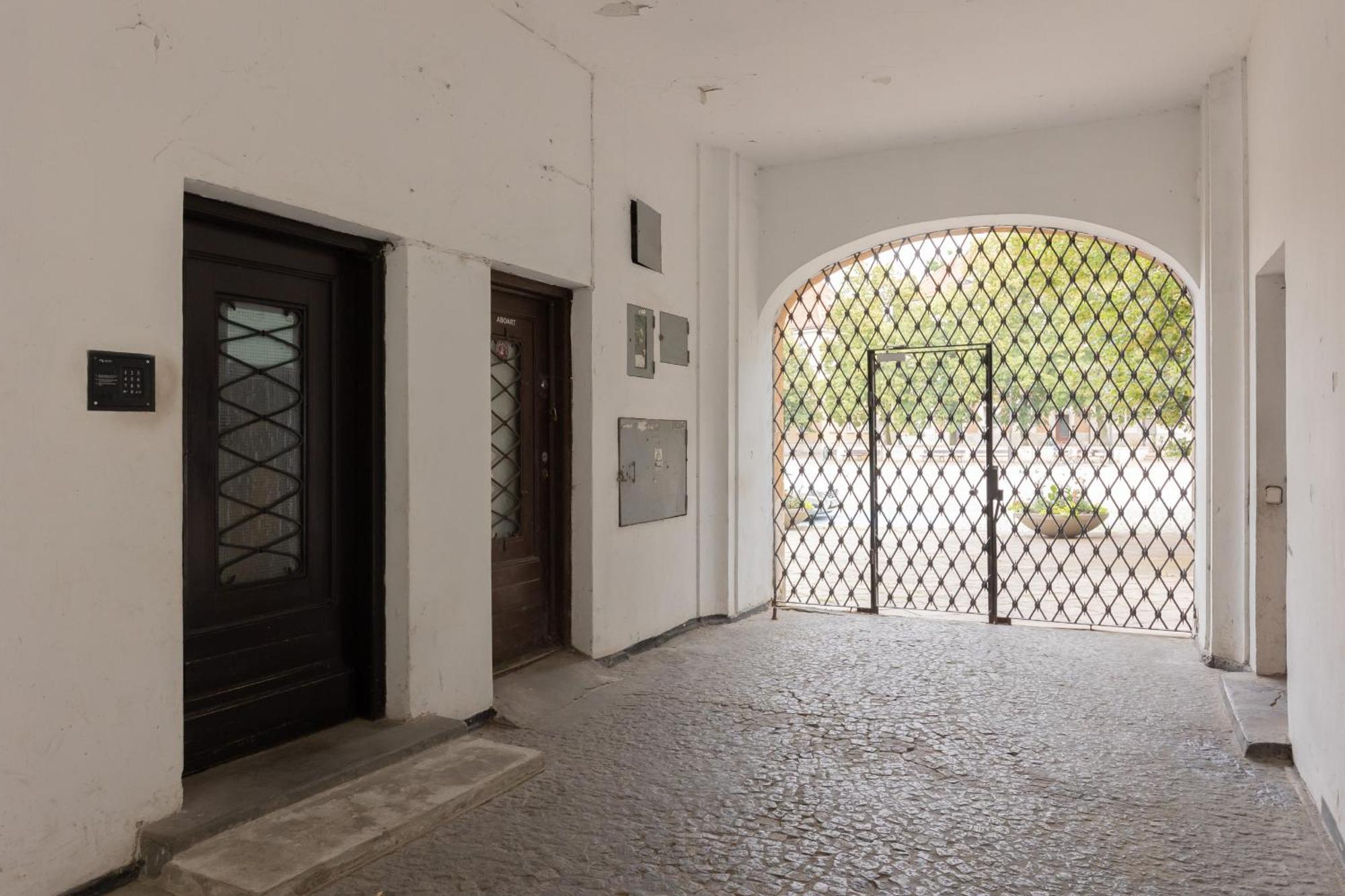 New Town Square For 5 Guests By Renters Apartamento