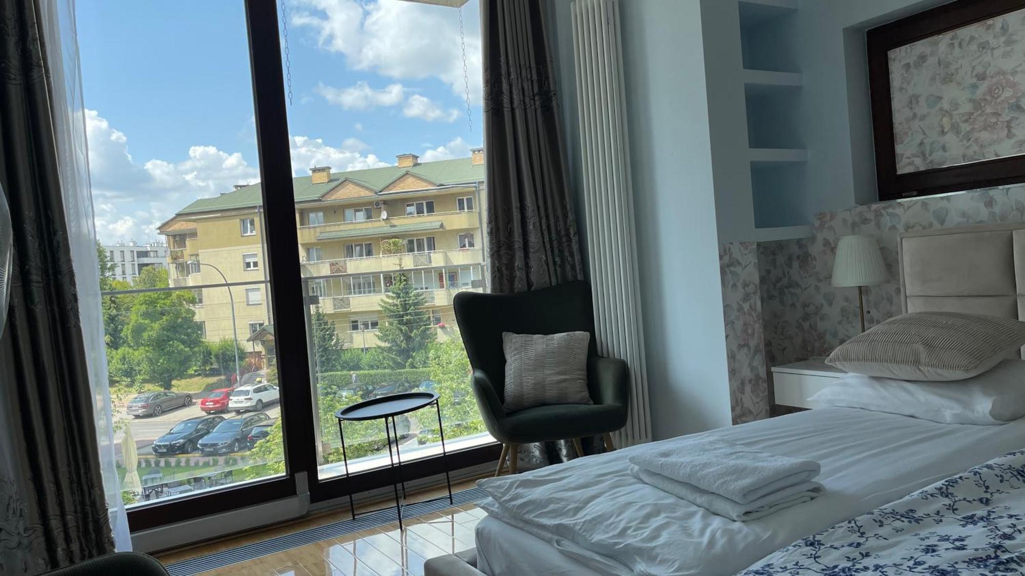 Apartment Centrum Grojecka 194 *