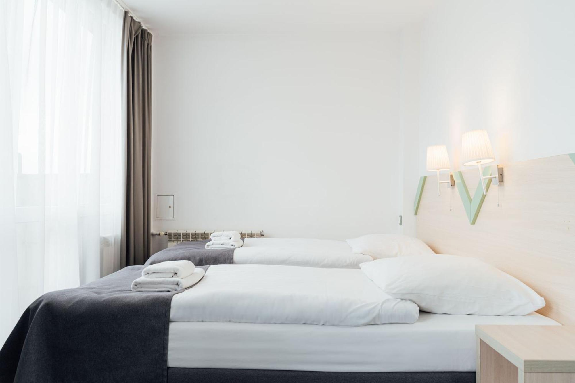 Hotel Logos *