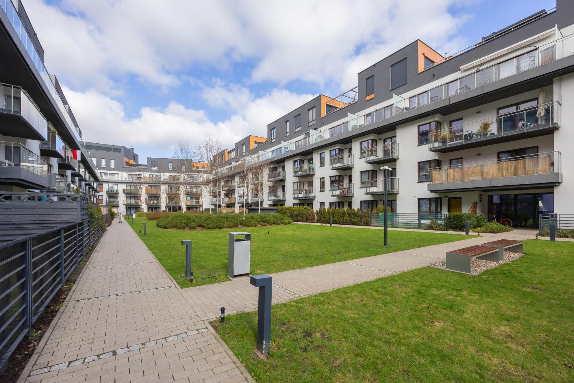 Cosy With Parking Wilanow By Renters Apartament