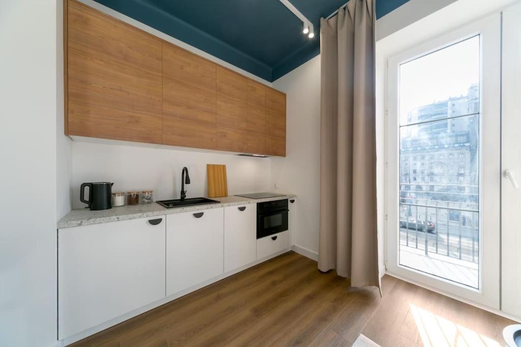 Concierge Golden Hour Apartment