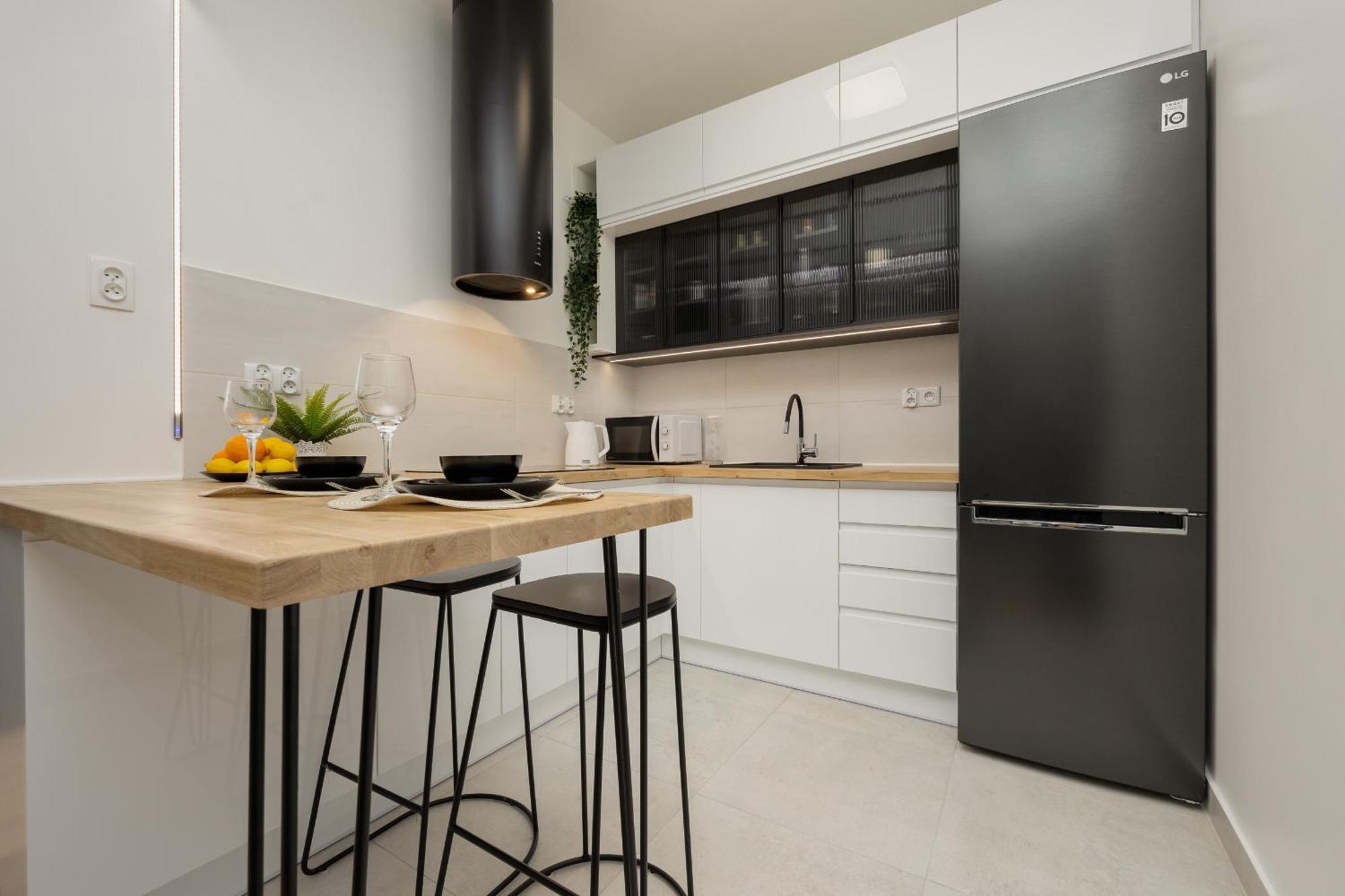 Luxury With Furnished Terrace, Garden And Parking By Renters *