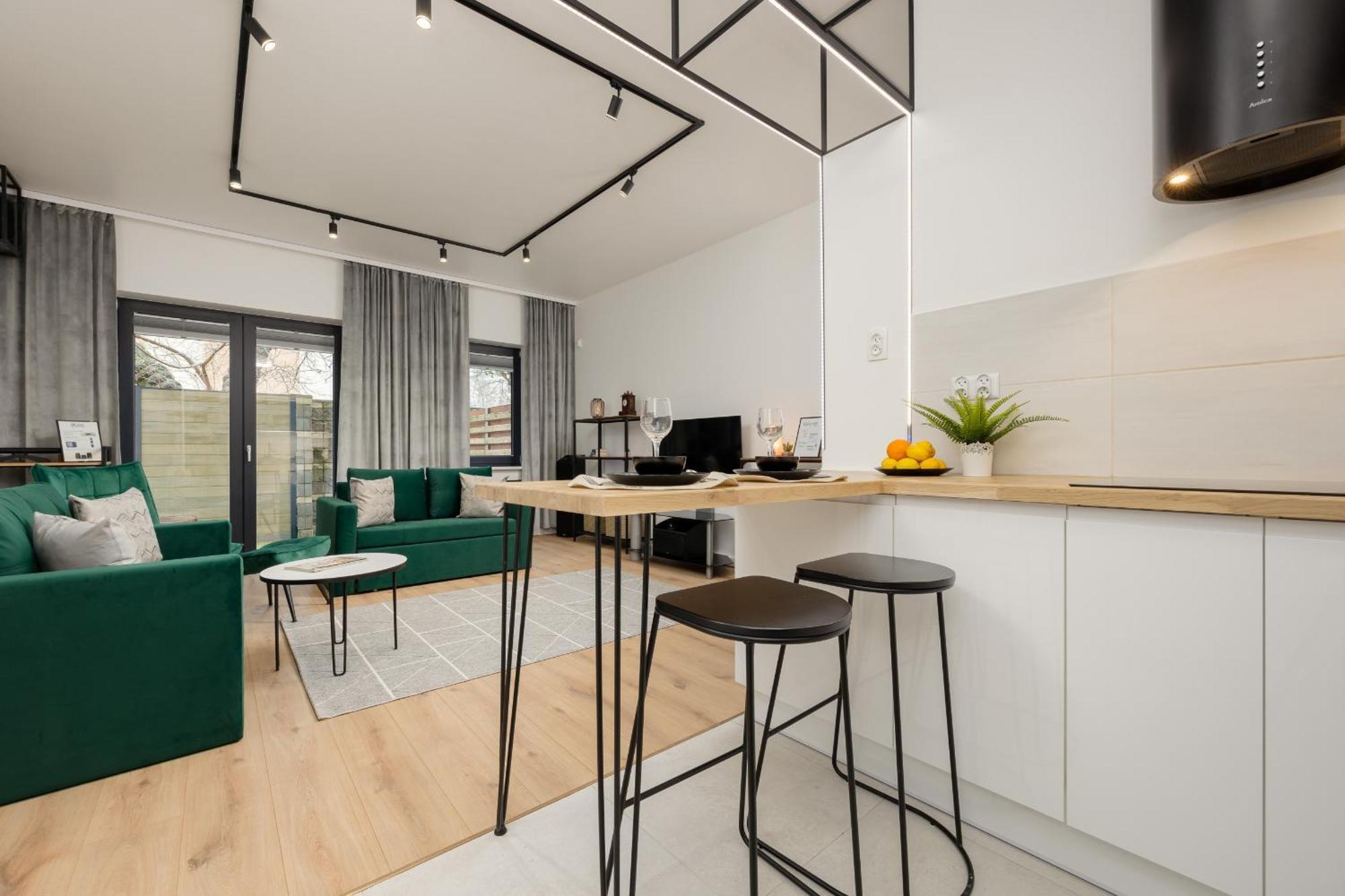 Luxury With Furnished Terrace, Garden And Parking By Renters