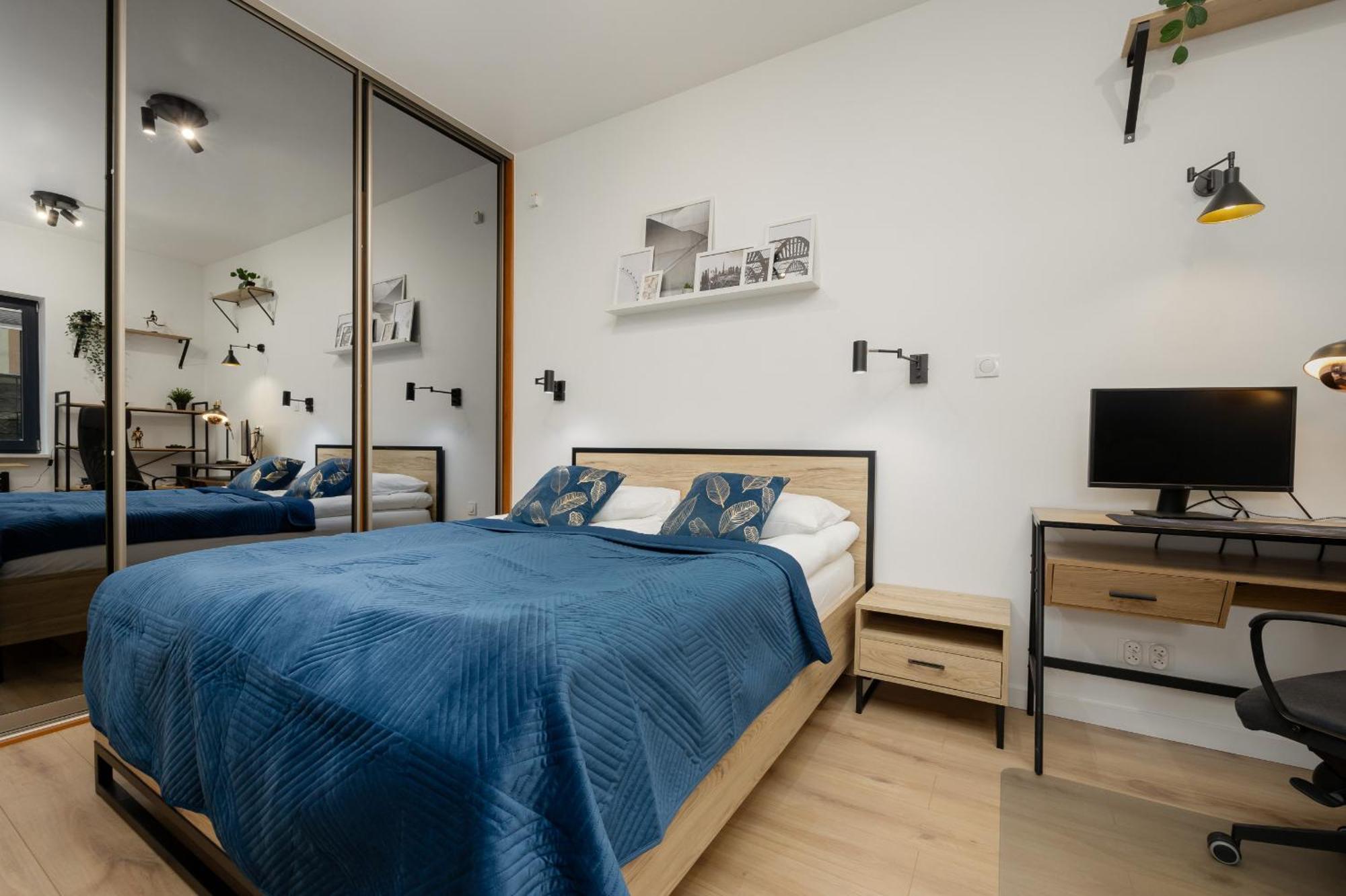 Luxury With Furnished Terrace, Garden And Parking By Renters