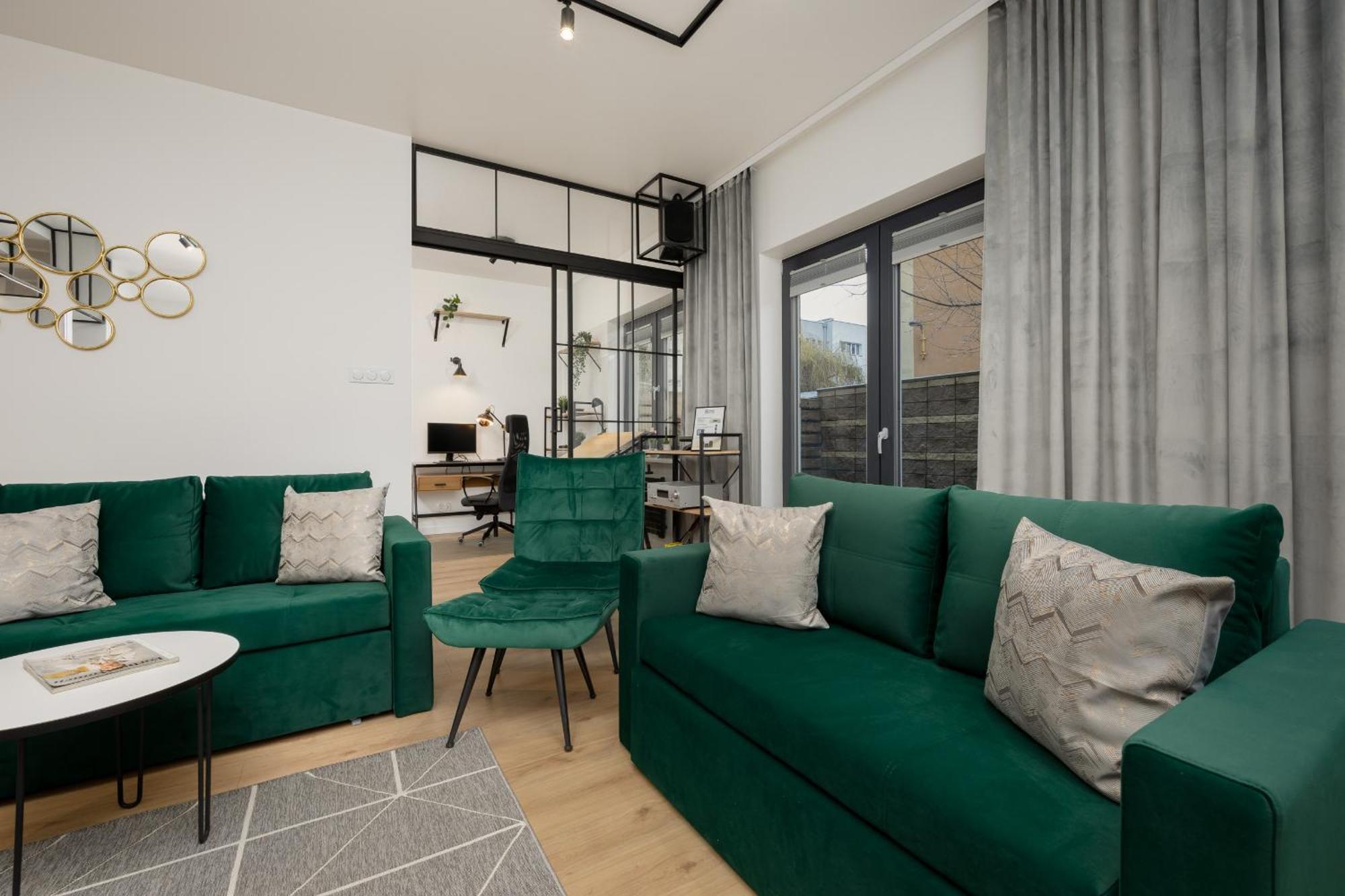 Luxury With Furnished Terrace, Garden And Parking By Renters