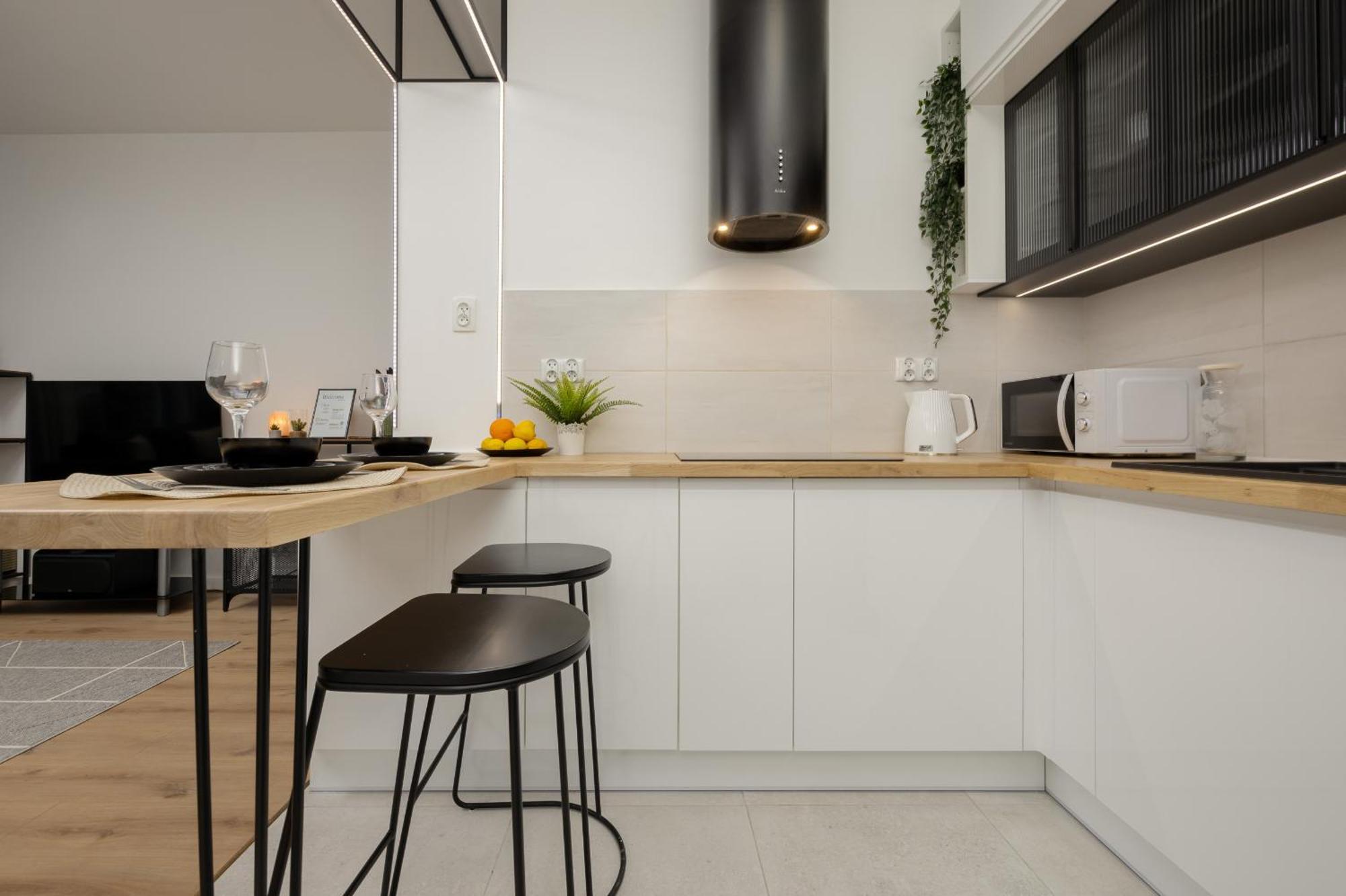 Apartment Luxury With Furnished Terrace, Garden And Parking By Renters Warsaw
