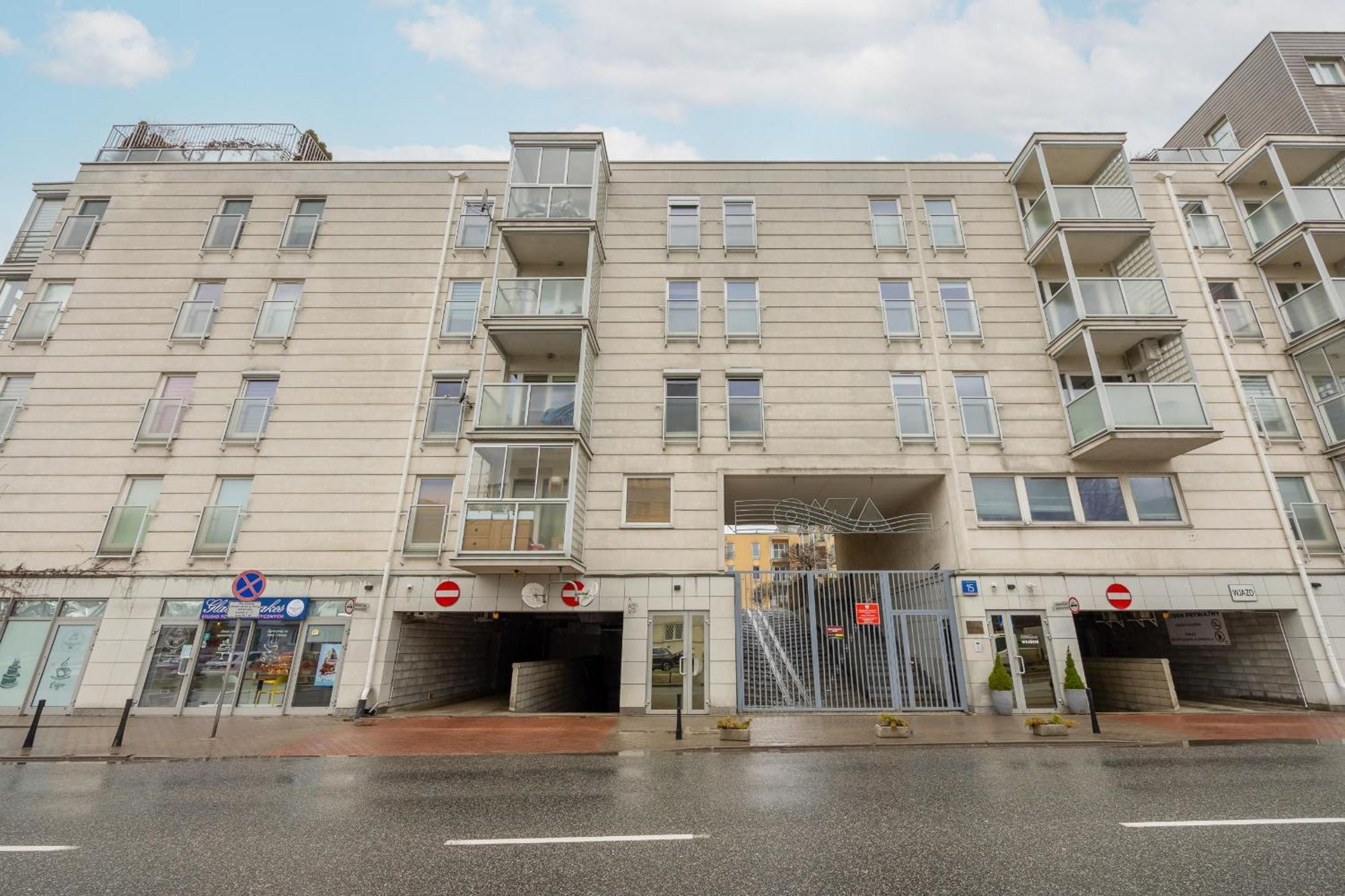 Apartment Luxury With Furnished Terrace, Garden And Parking By Renters