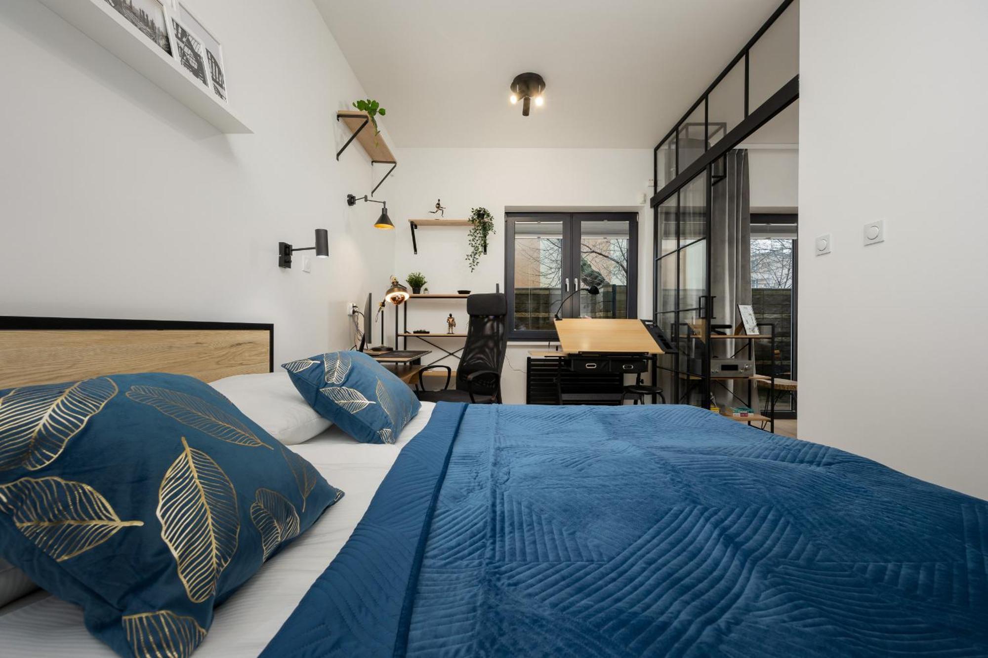 Luxury With Furnished Terrace, Garden And Parking By Renters Warsaw