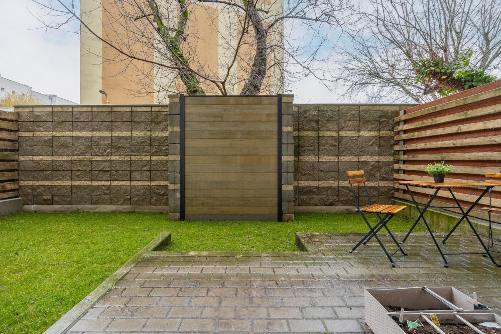 Luxury With Furnished Terrace, Garden And Parking By Renters *