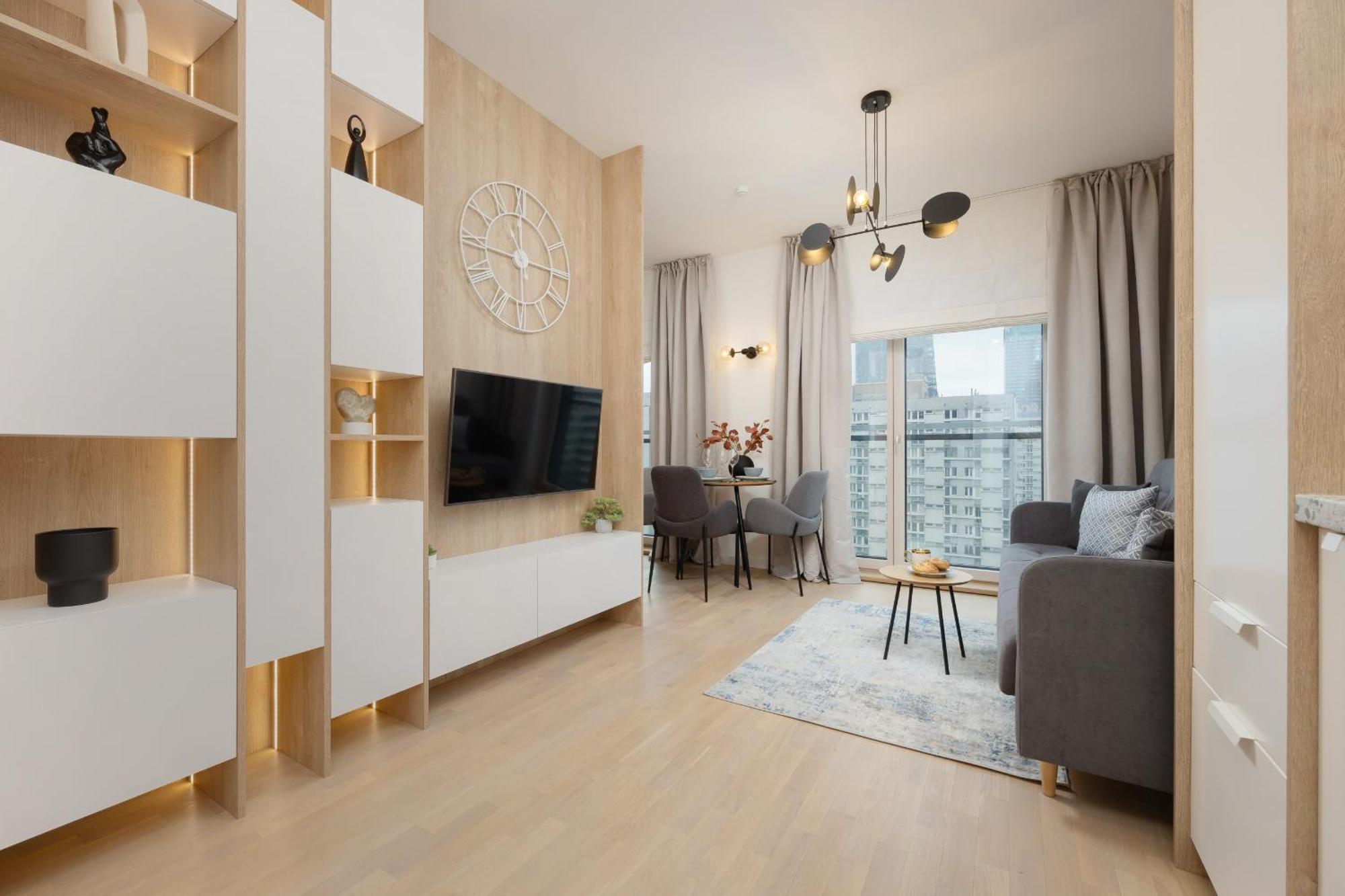 Luxury Mennica By Renters Prestige Apartment
