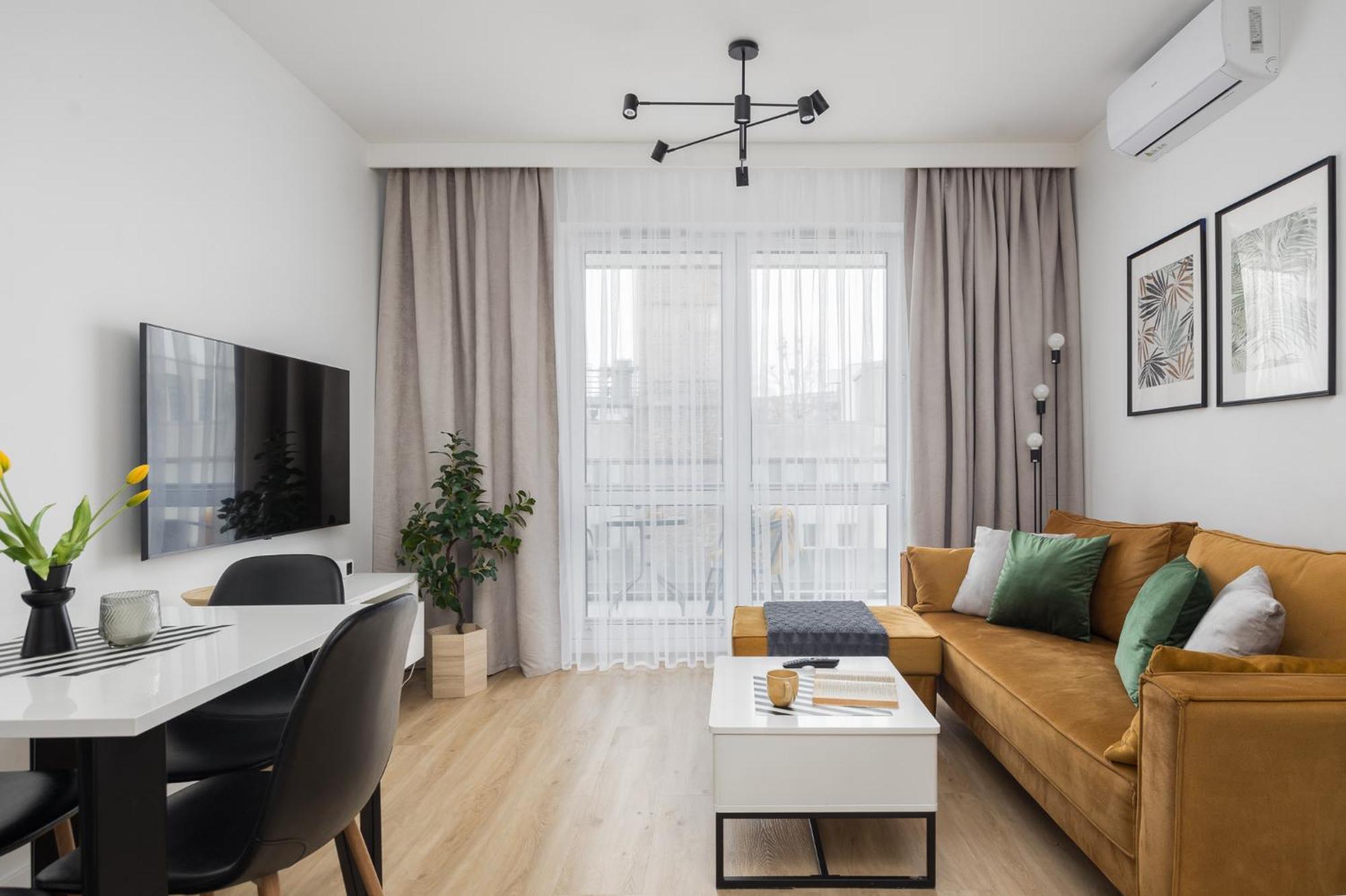 Warszawski Sen. Na 5 * Warsaw