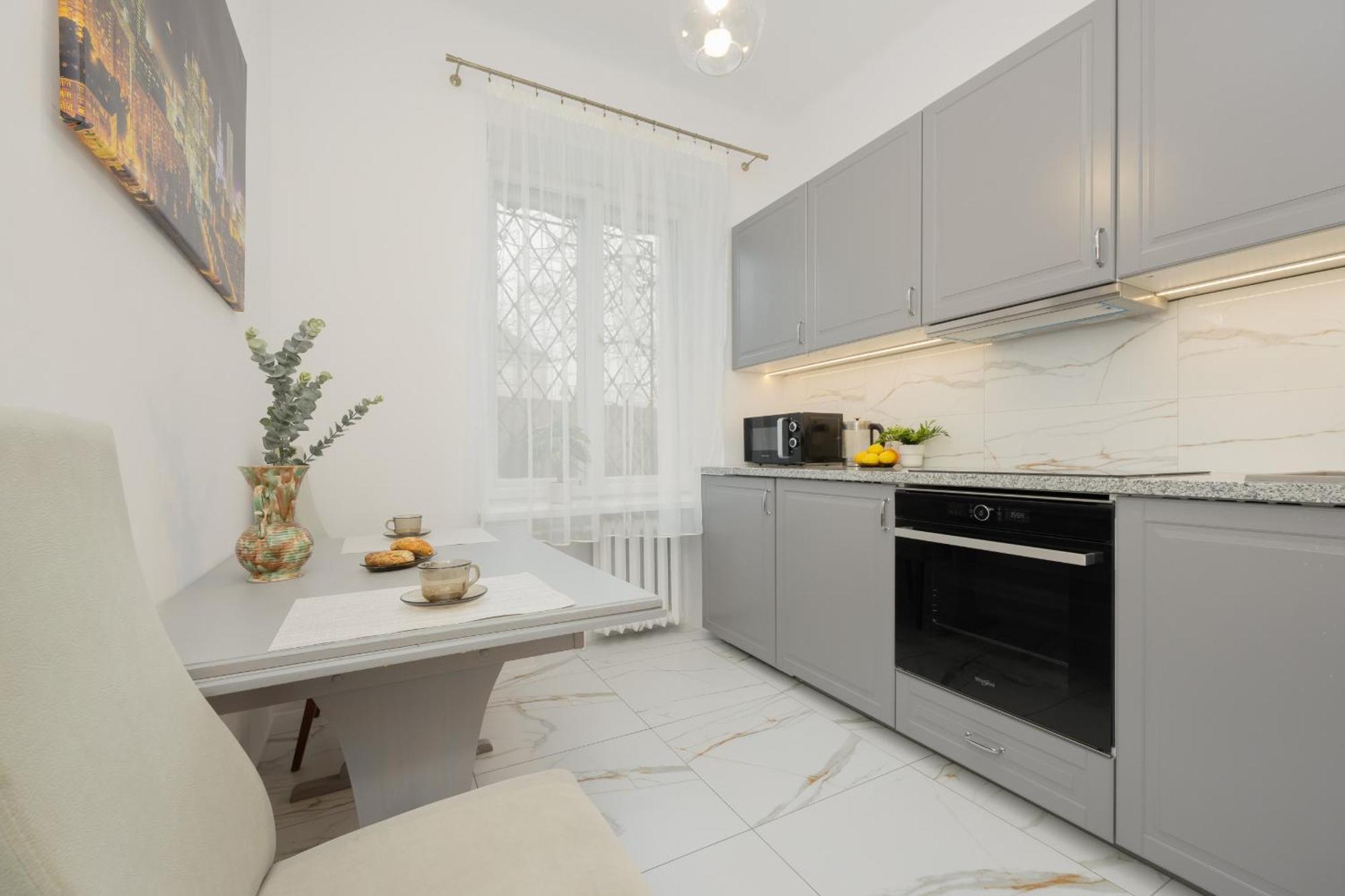 Royal Castle View By Renters Apartment