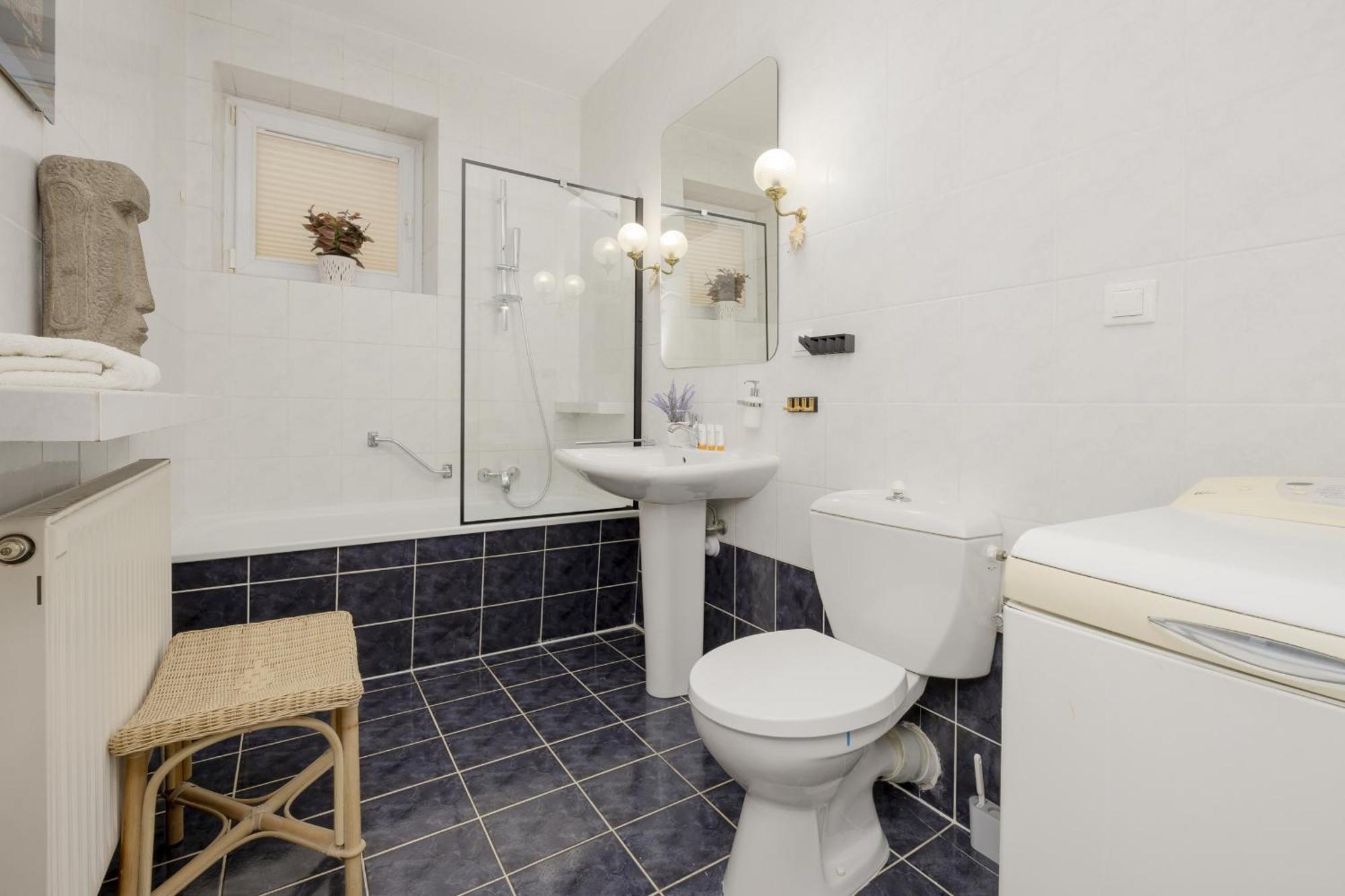 Apartment Vintage Sengera Cichego With 3 Bedrooms By Renters *
