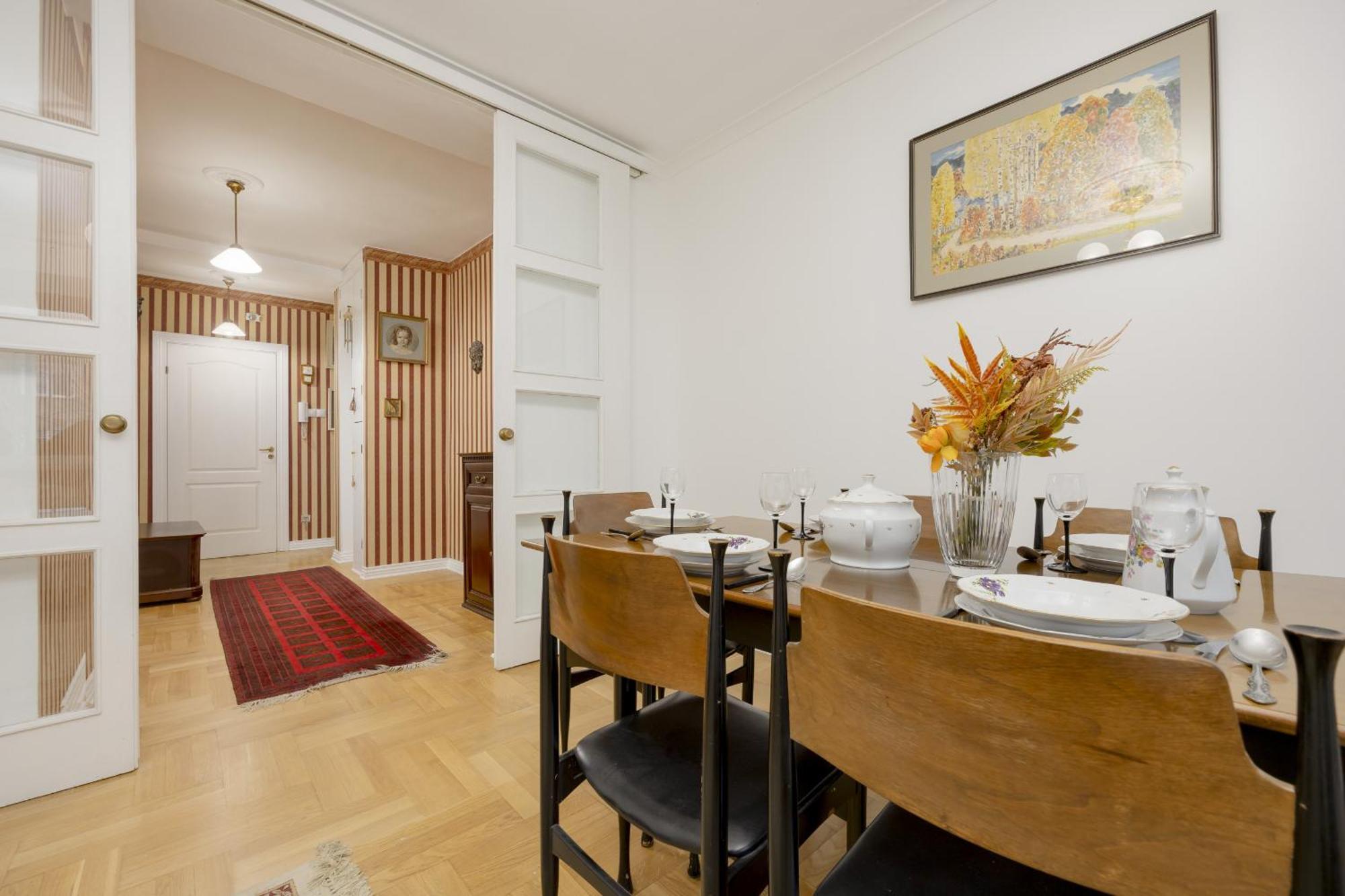Vintage Sengera Cichego With 3 Bedrooms By Renters Warszawa