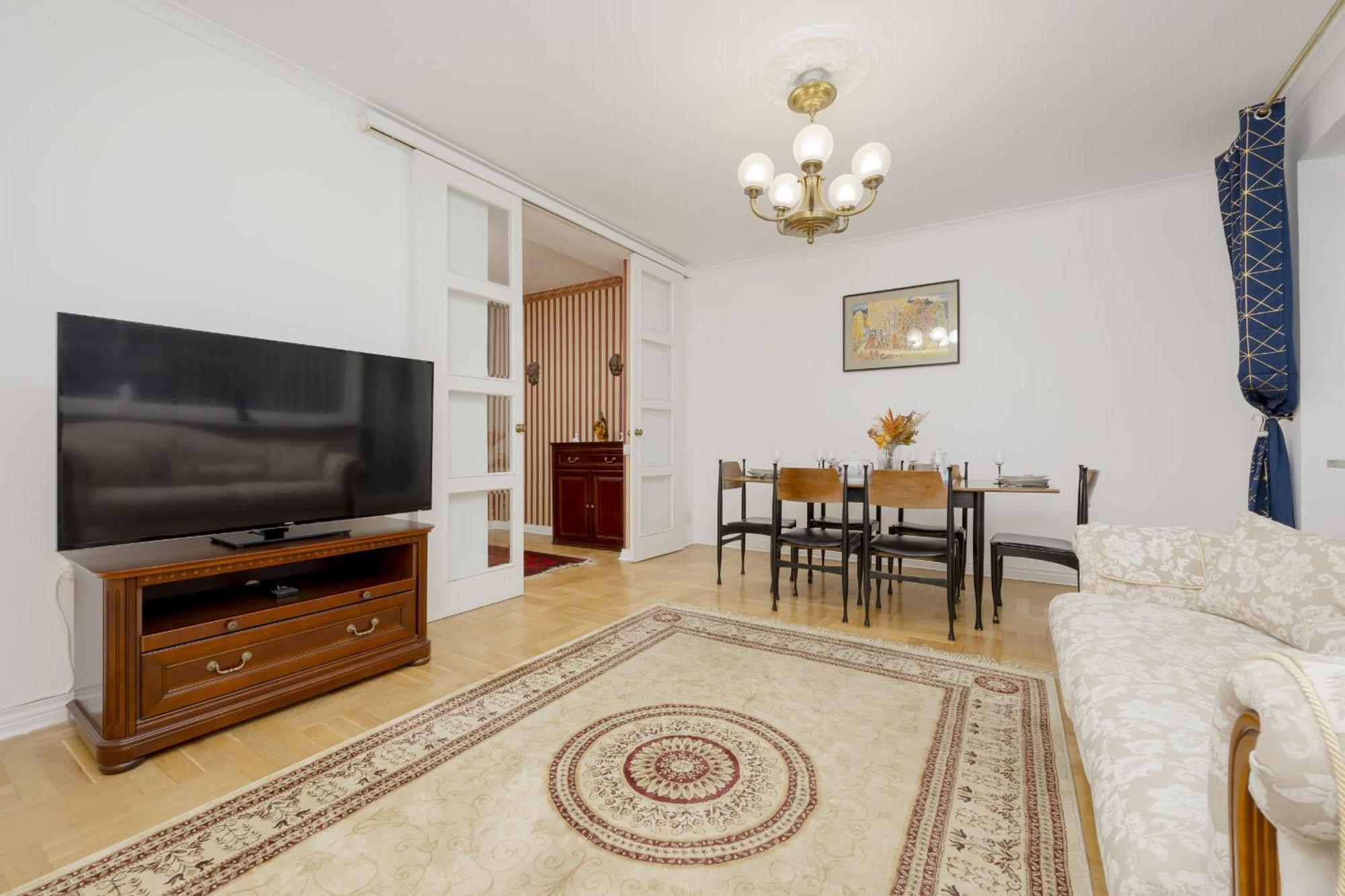 Vintage Sengera Cichego With 3 Bedrooms By Renters *