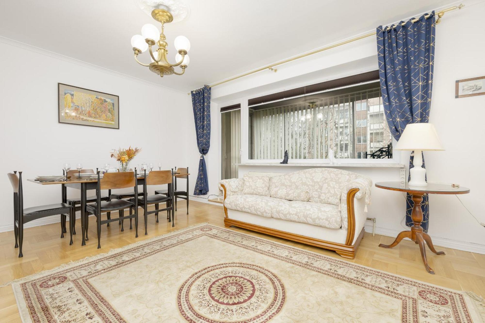 Vintage Sengera Cichego With 3 Bedrooms By Renters Warszawa