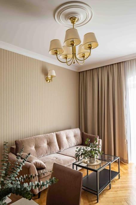 Wyzwolenia , Lazienki Park & Zbawiciela Sq. 2' Apartment Warsaw