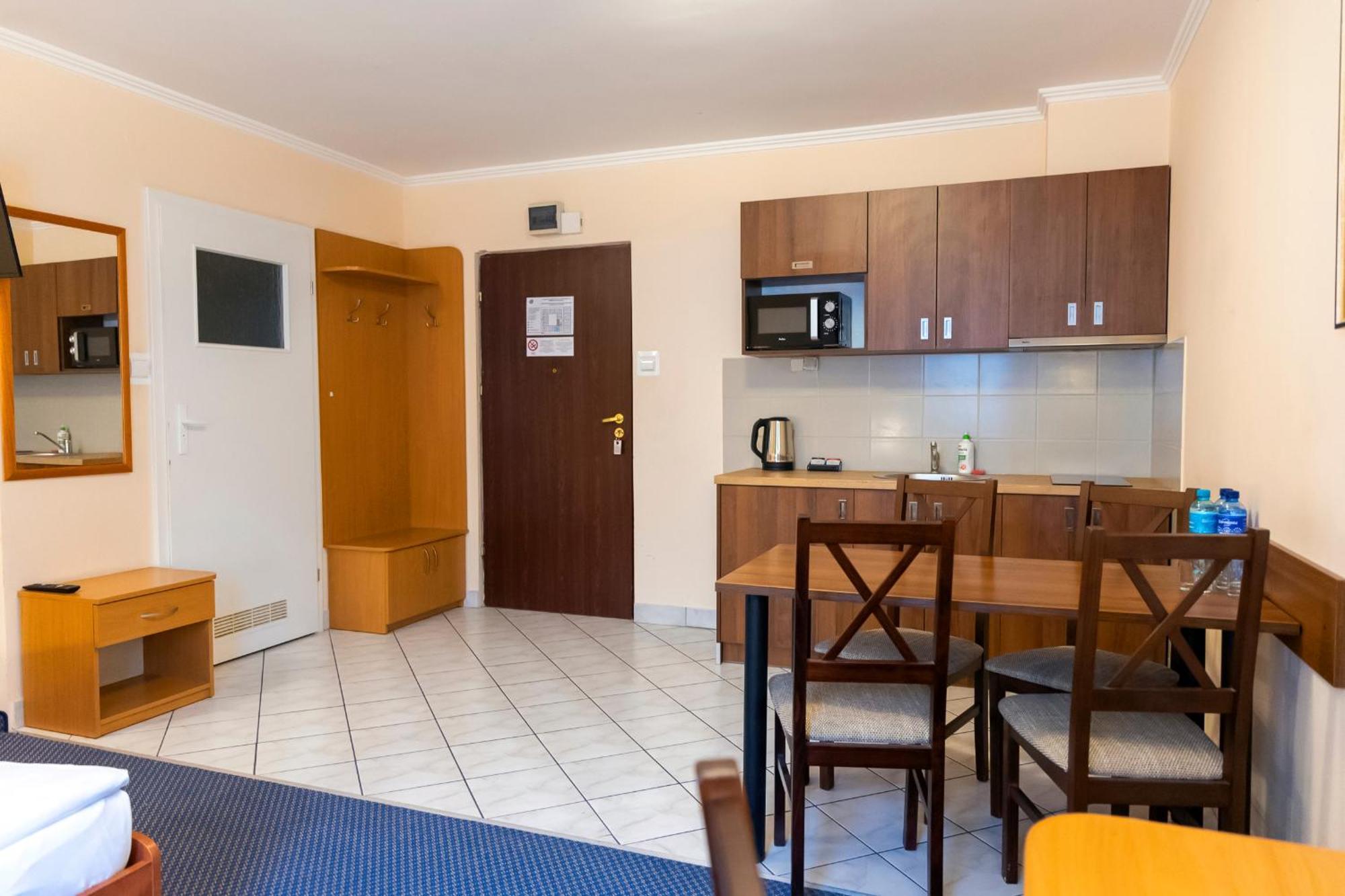 Metro Wileńska Hotel apartamentowy 2*