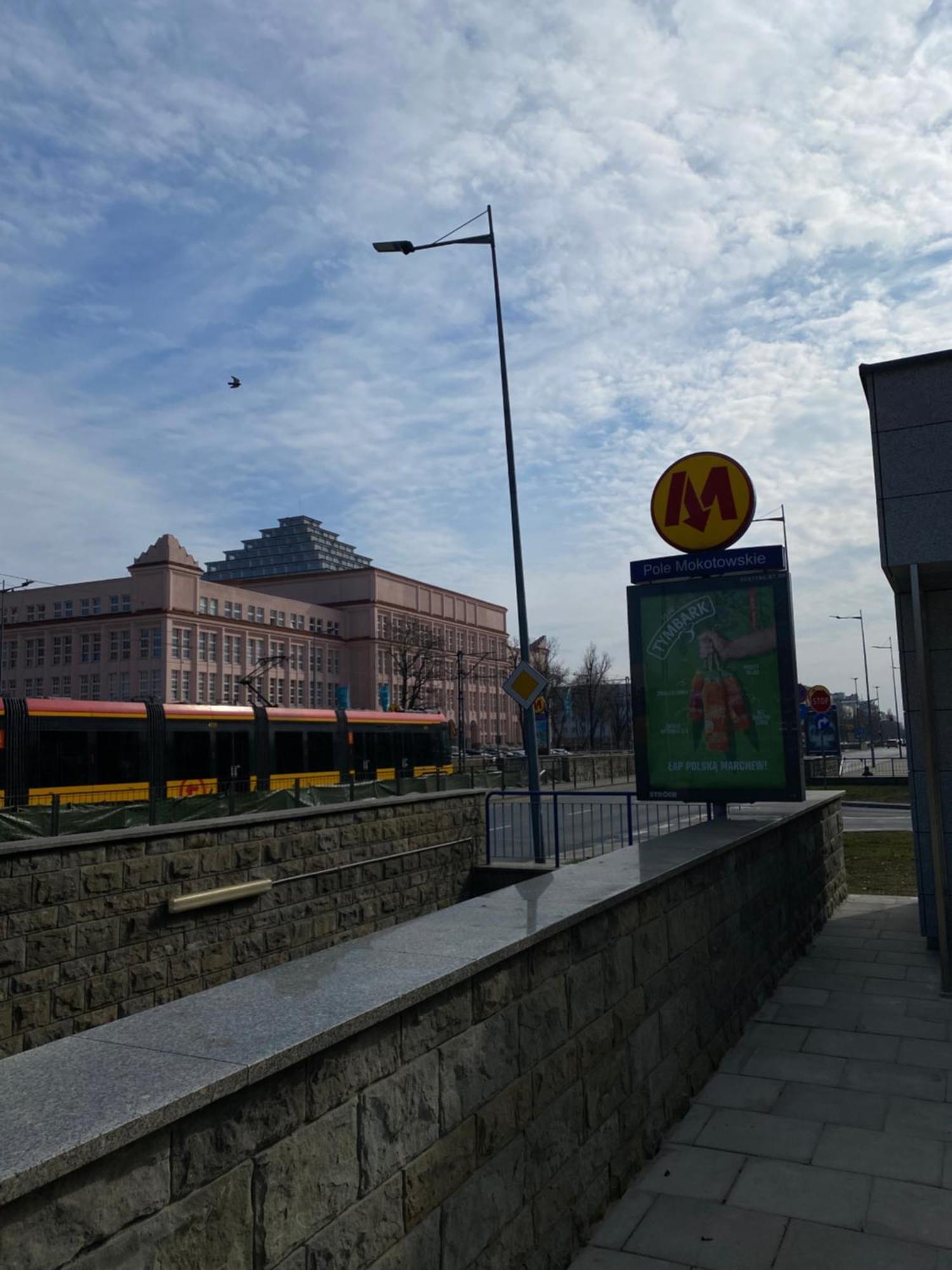 Found Space Metro Pole Mokotowskie 5 Min From Centrum