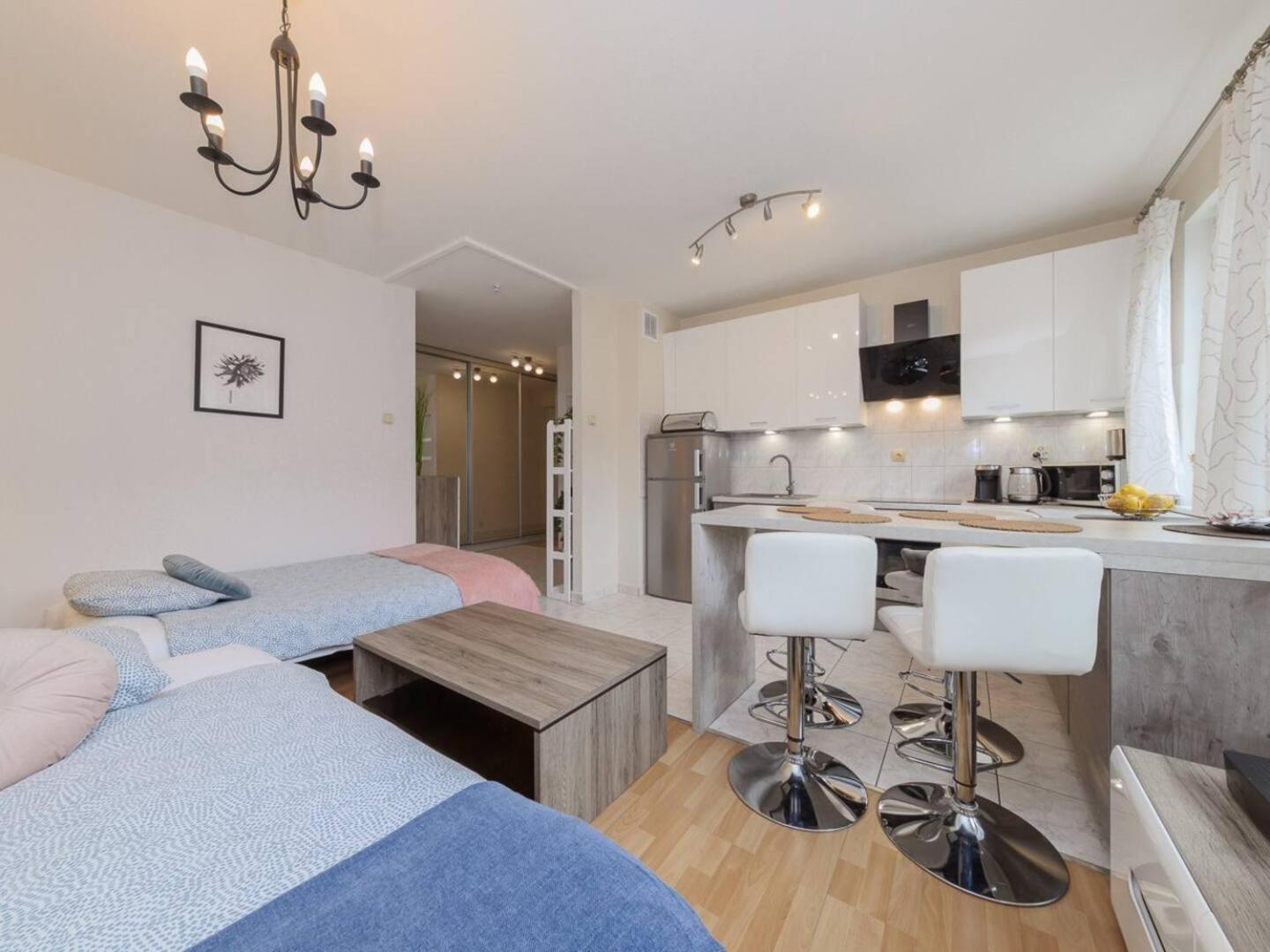 Apartment Sugar Plum Bielany *