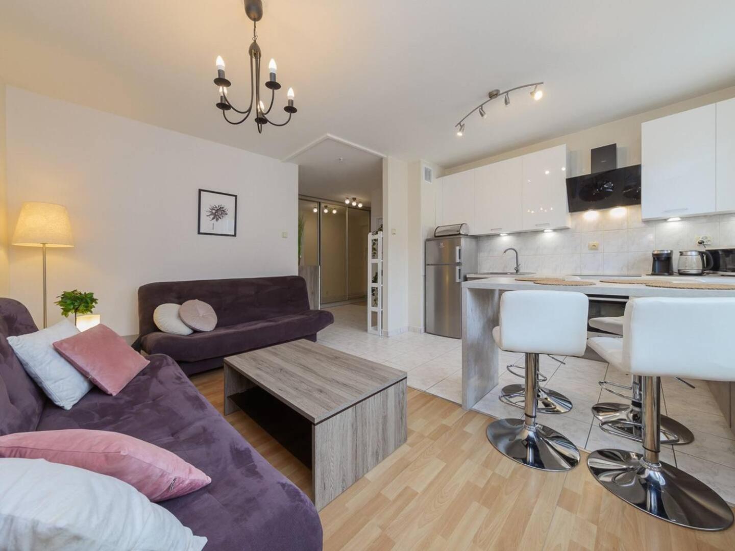 Apartment Sugar Plum Bielany