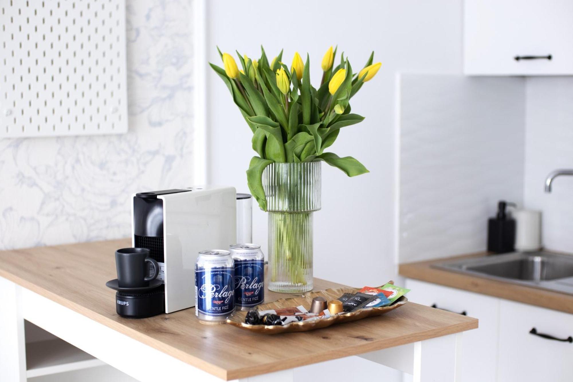 Elegant For Two In The Centre Metro Rondo Onz Apartment