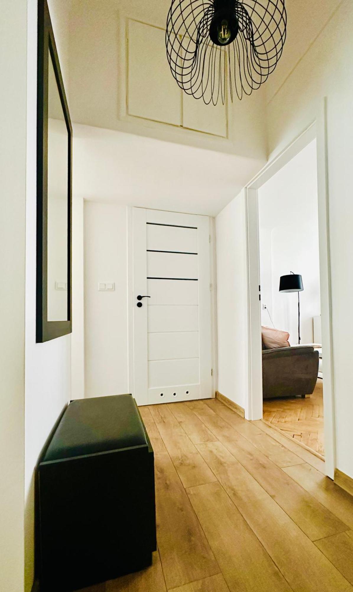 Cosy Mokotow Narbutta Metro Pole Mokotowskie Apartment Warschau