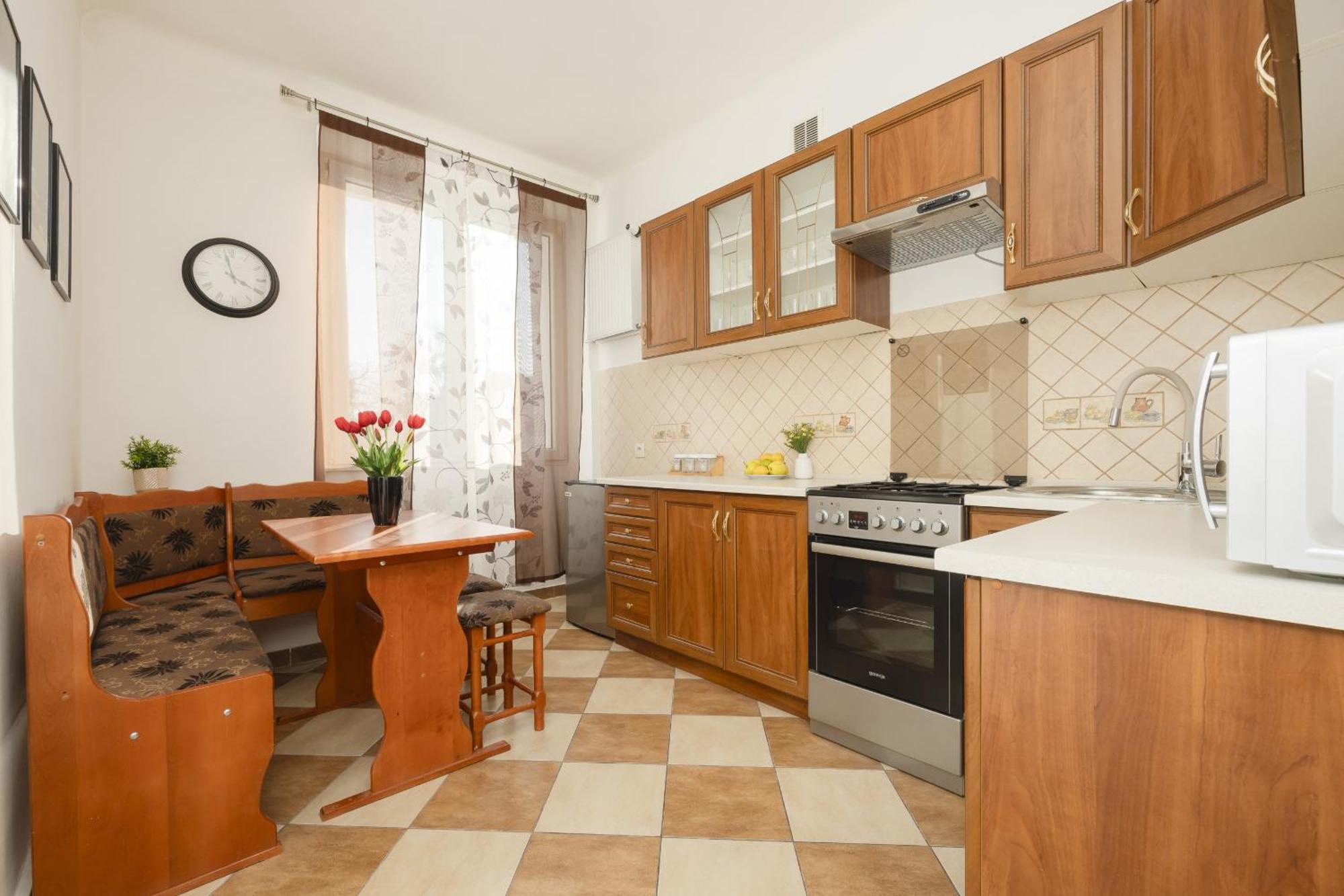 Cozy & Comfortable Grodeckiego By Renters Warsaw