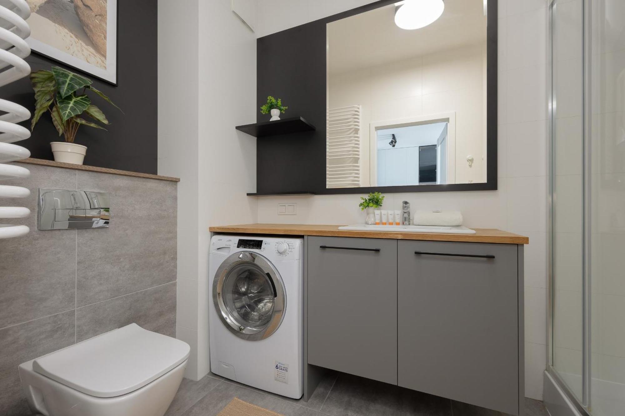 Cozy With Air Conditioner And Parking By Renters Apartament Warszawa