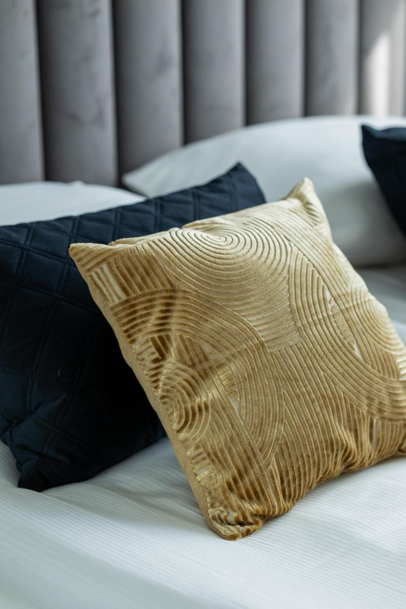 Cozy With Air Conditioner And Parking By Renters * Warszawa