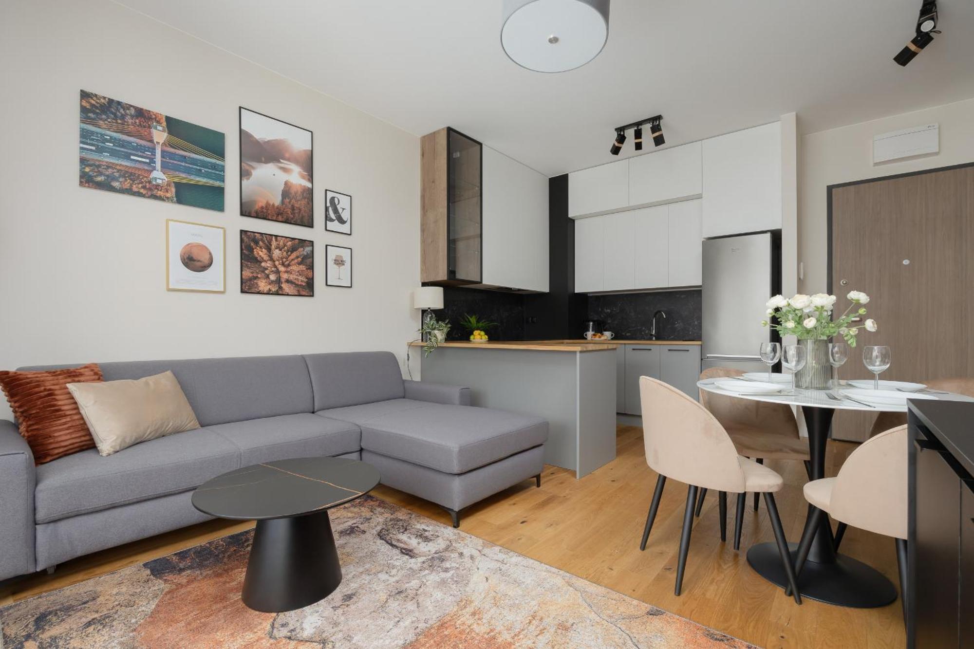 Cozy With Air Conditioner And Parking By Renters *
