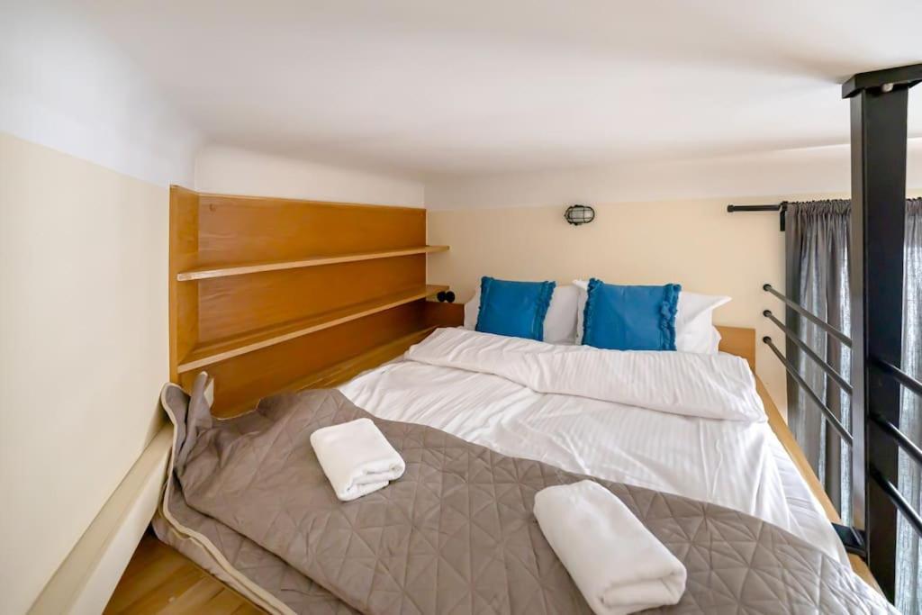 Specious Studio With Entresol In City Center Wwa18 Apartment *