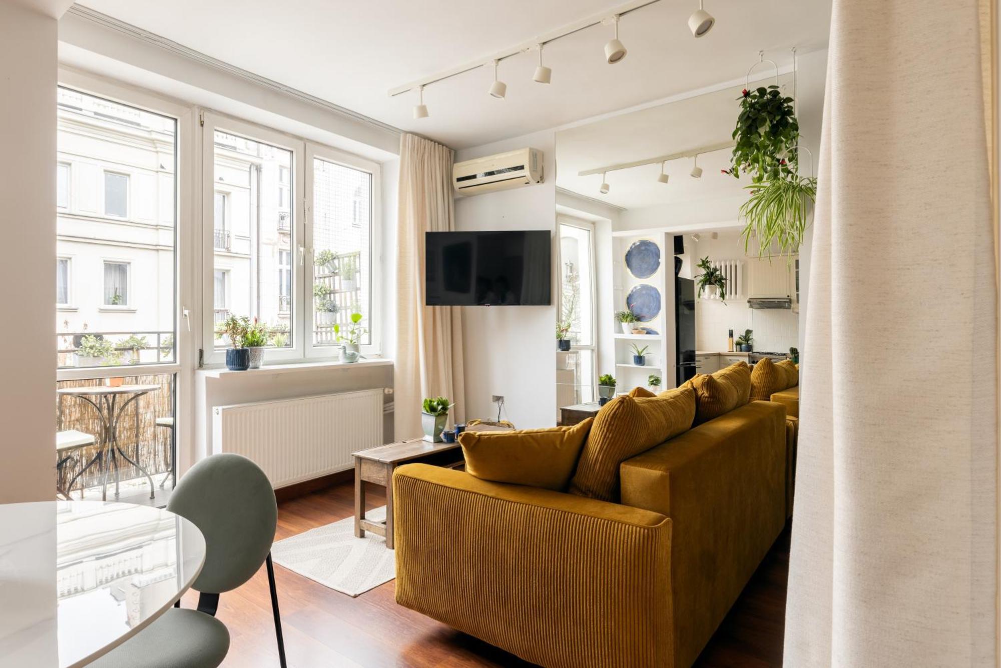 Apartment Relax Hoza / Poznanska