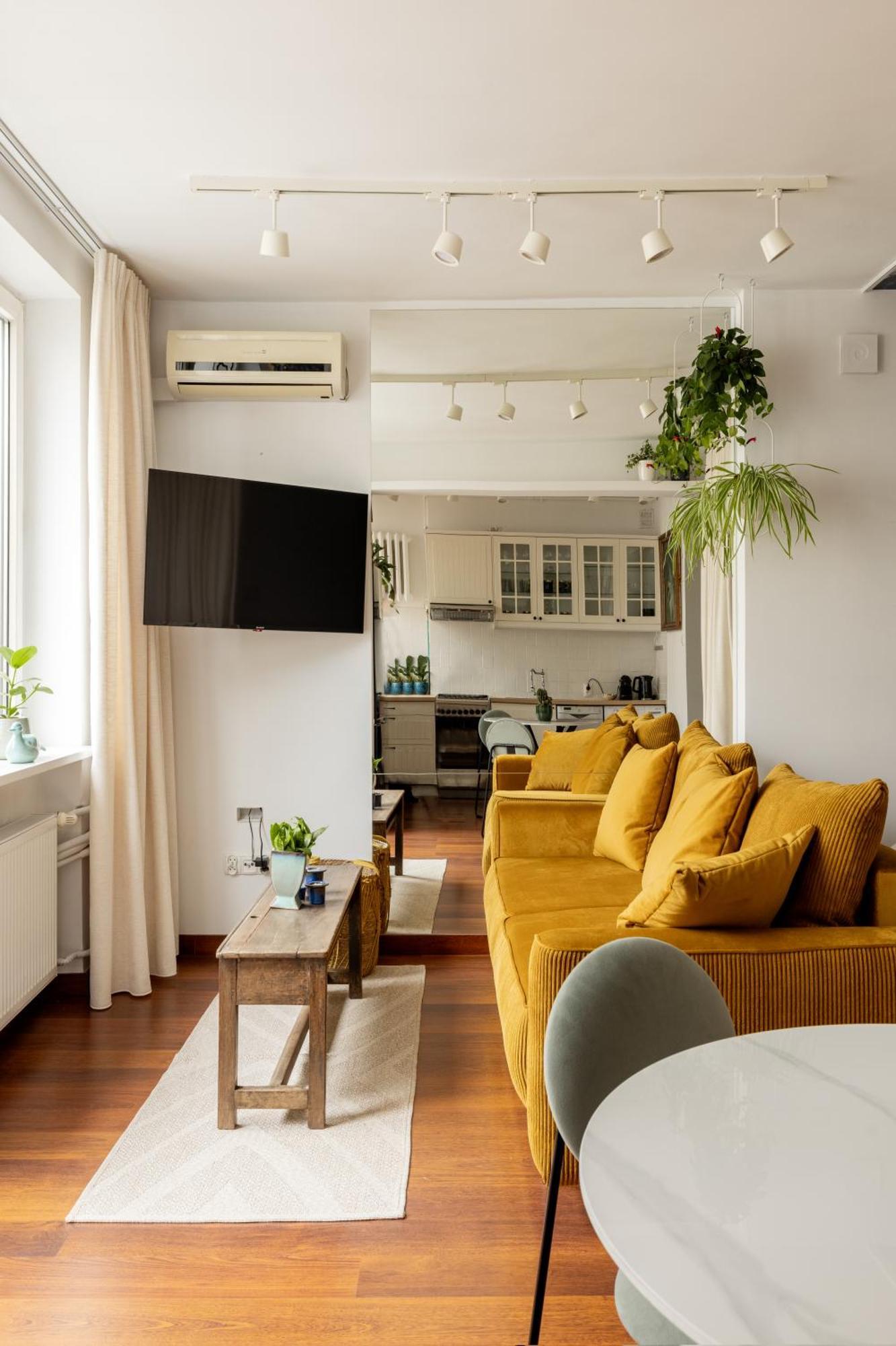 Apartment Relax Hoza / Poznanska *